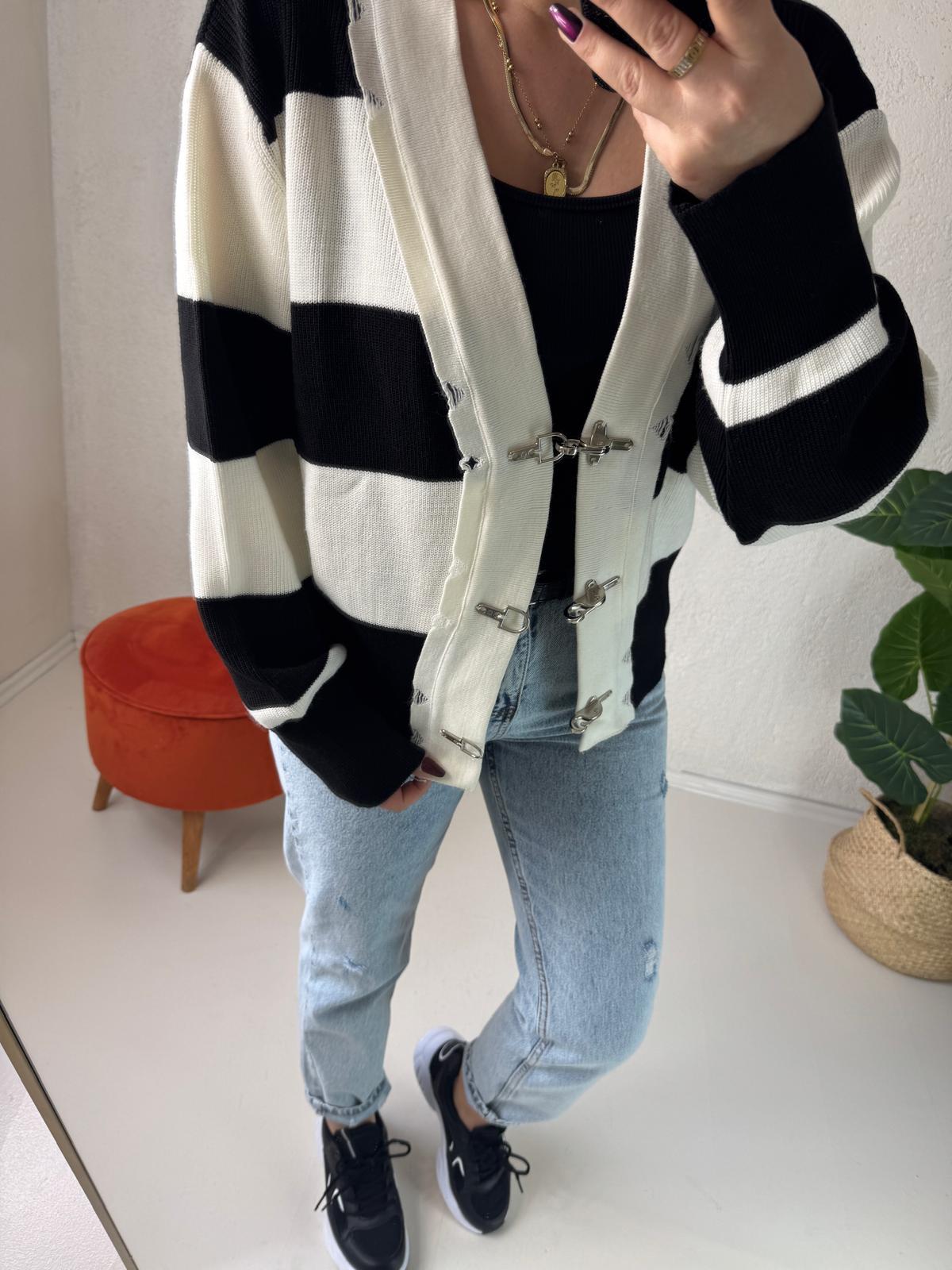 Siyah Marka Model Hırka