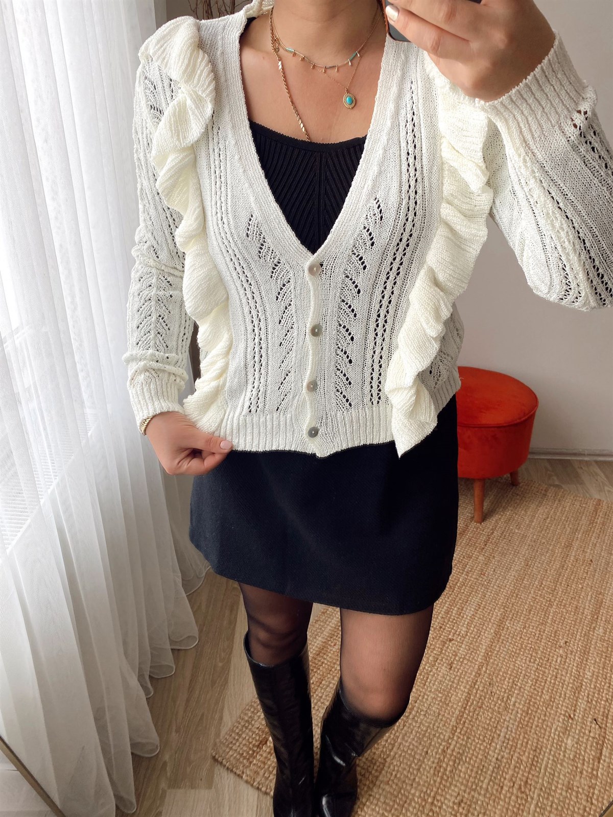 Standart beden fırfırlı örme hırka
