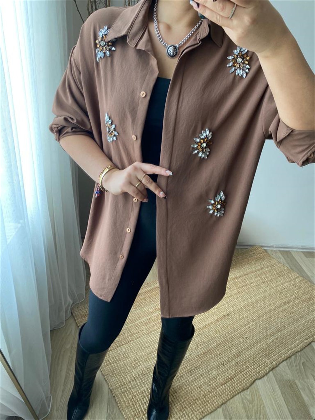 Taslı gomlek