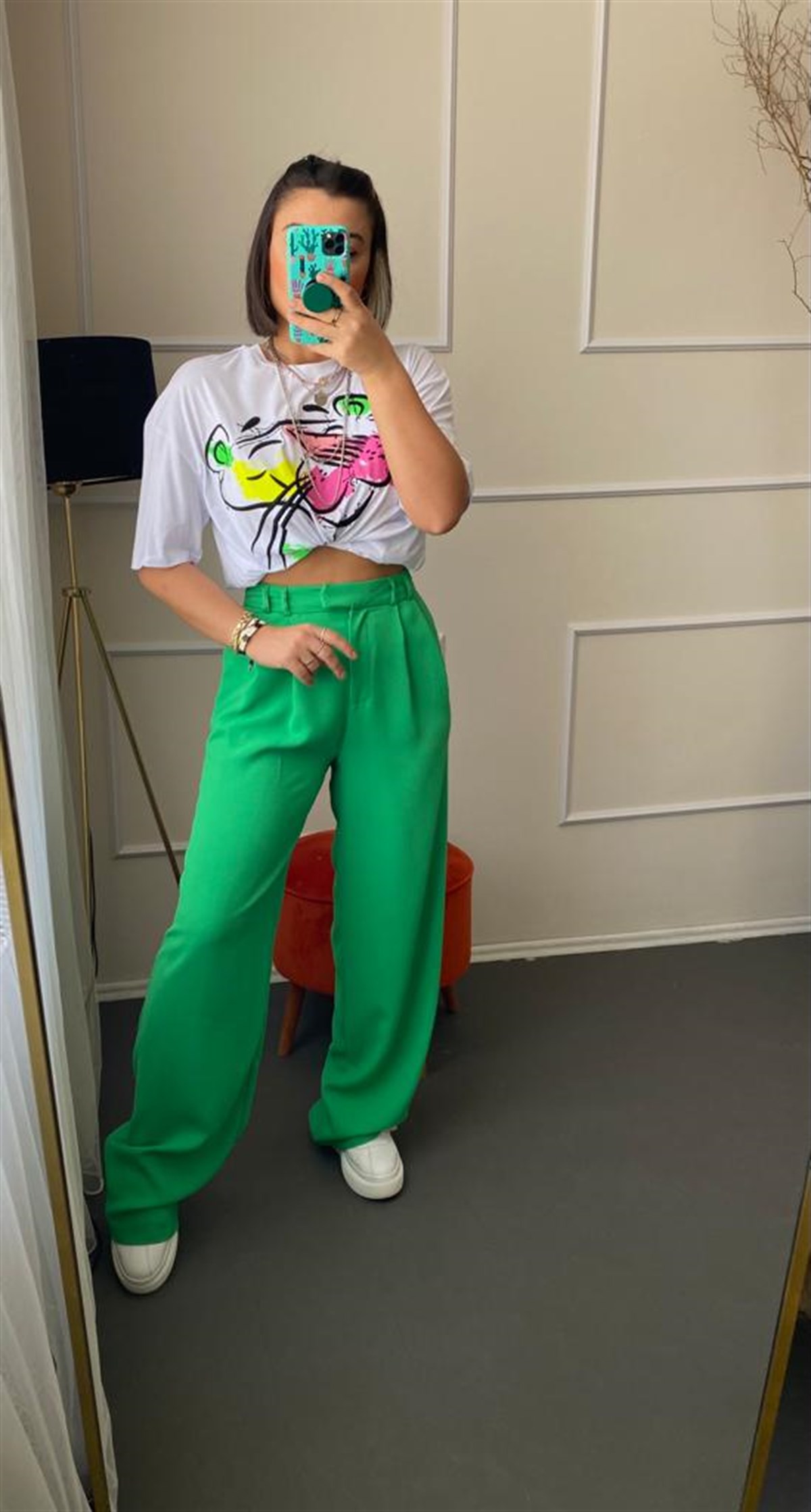 Zara model tshrt