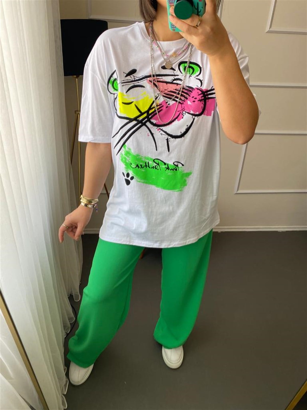 Zara model tshrt