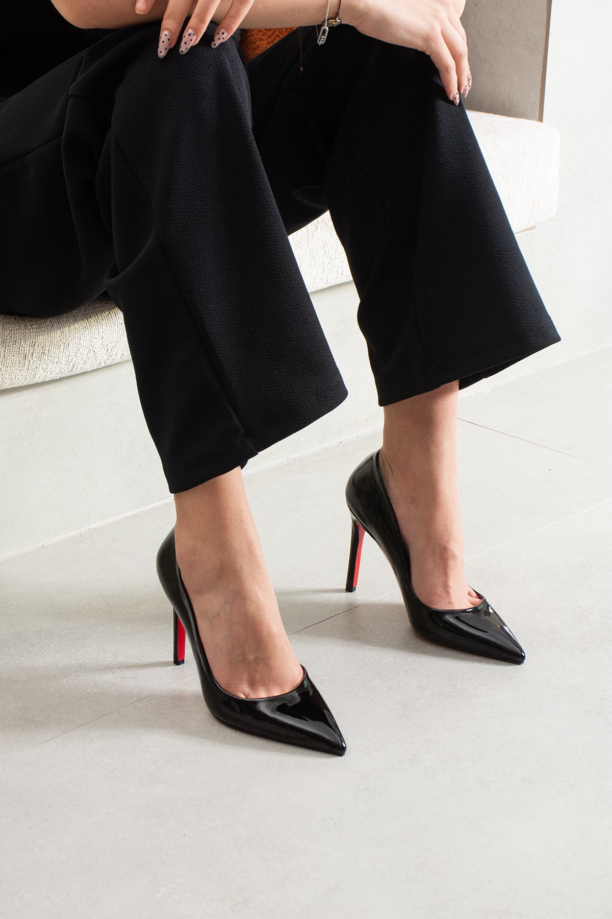 Danita Kadın Siyah Rugan  İnce Topuklu Ayakkabı Stiletto 