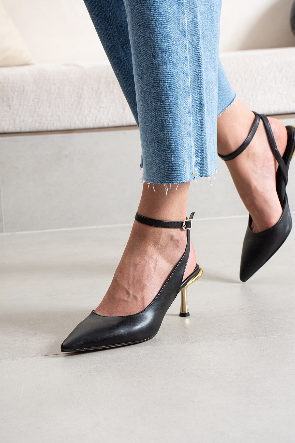Milons  Kadın Siyah Deri Topuklu Stiletto Ayakkabı