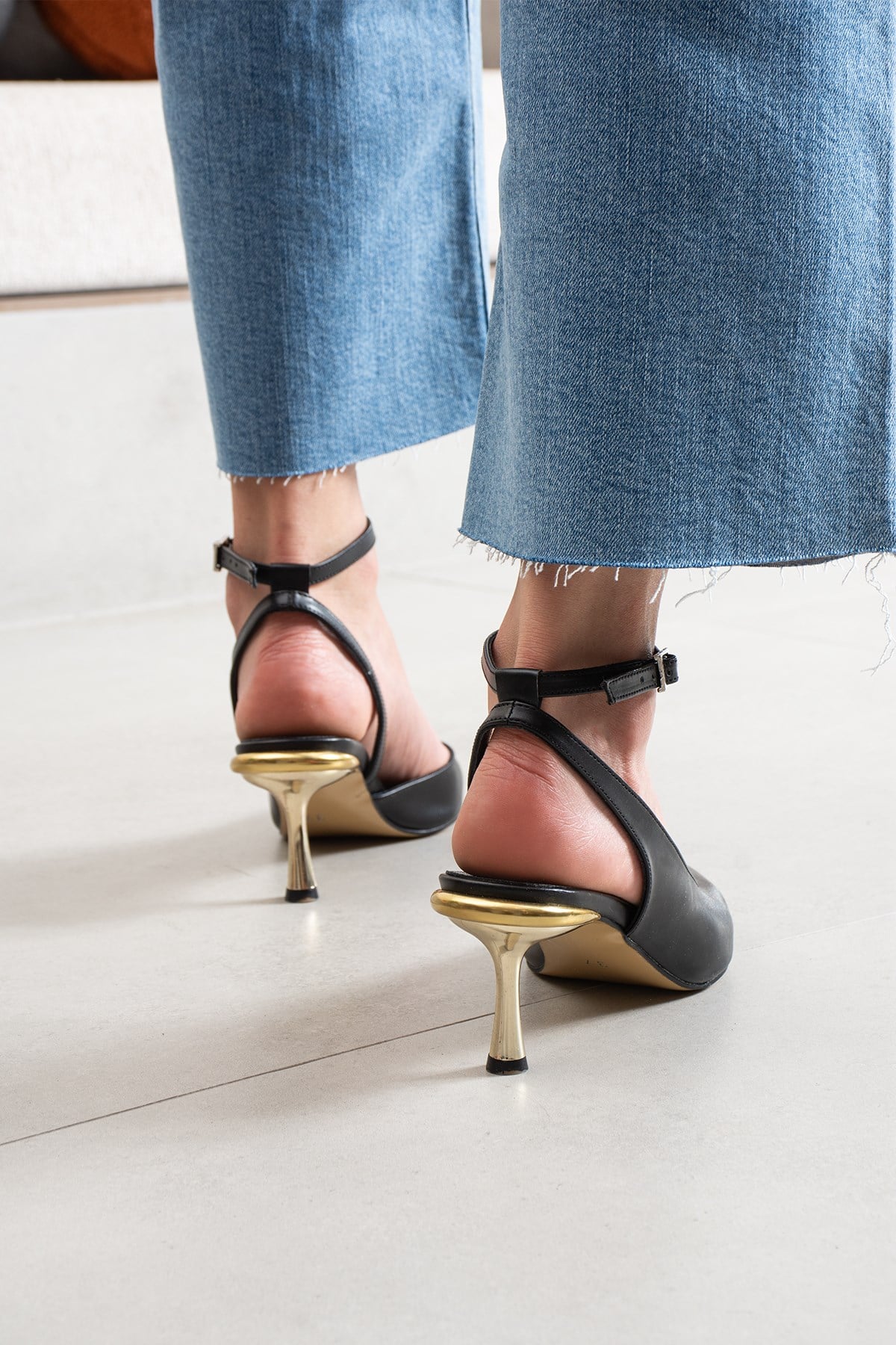 Milons  Kadın Siyah Deri Topuklu Stiletto Ayakkabı