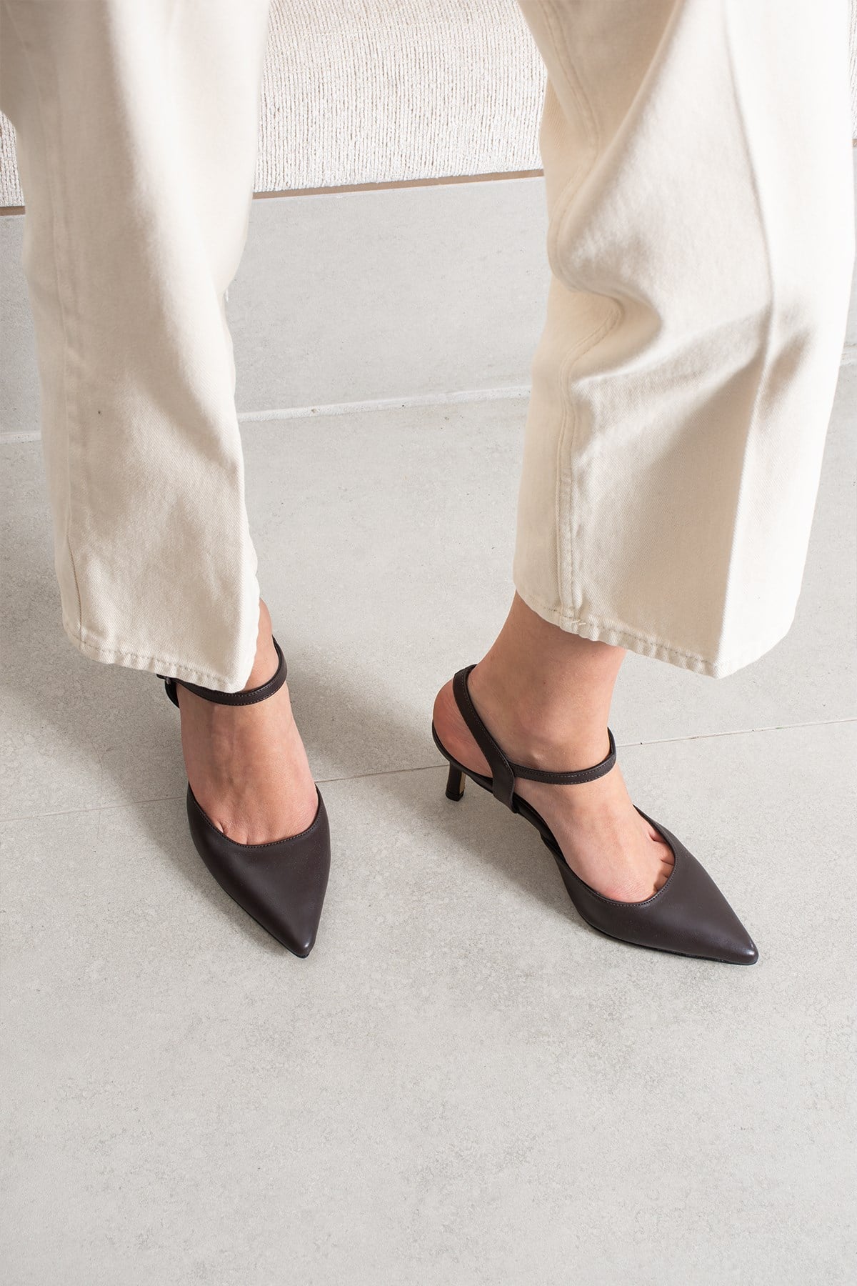 Nevers Kadın Kahve Deri Kısa Topuklu Stiletto Ayakkabı