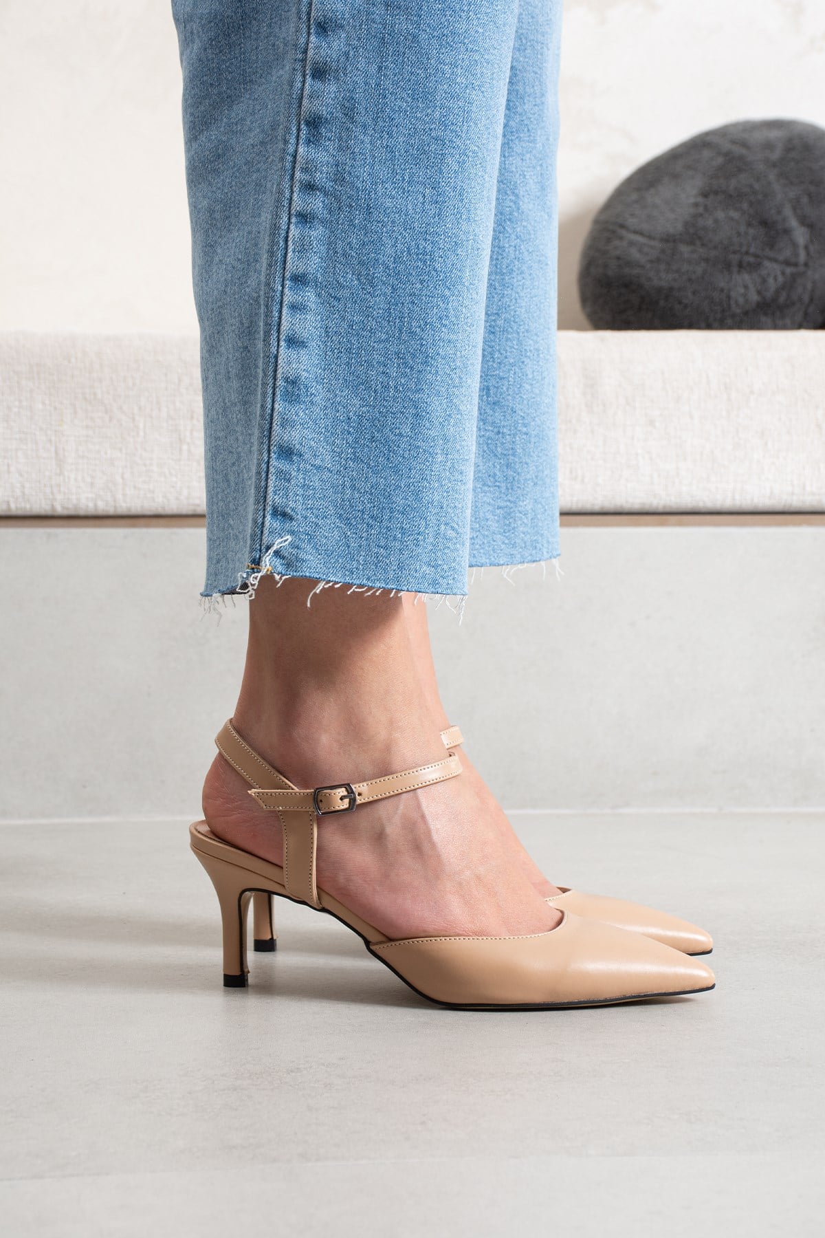 Nevers Kadın Ten Deri Kısa Topuklu Stiletto Ayakkabı