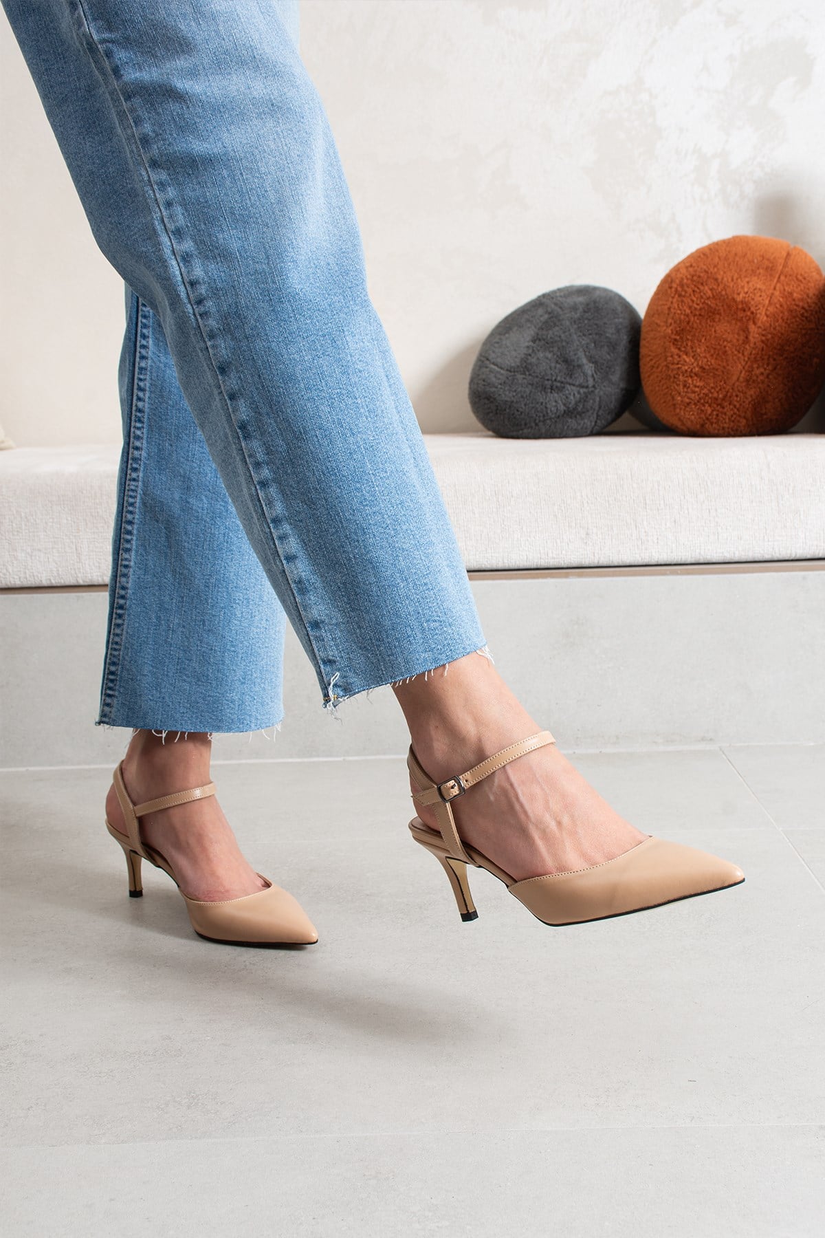 Nevers Kadın Ten Deri Kısa Topuklu Stiletto Ayakkabı