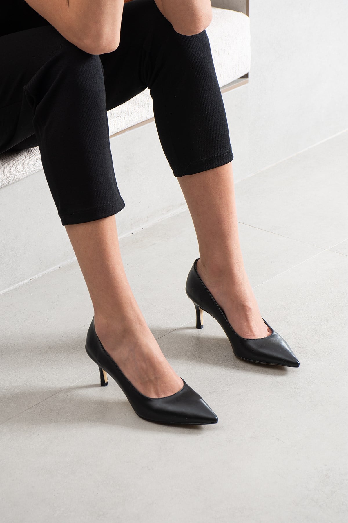 Pael Siyah Deri Kadın Stiletto Topuklu Ayakkabı 