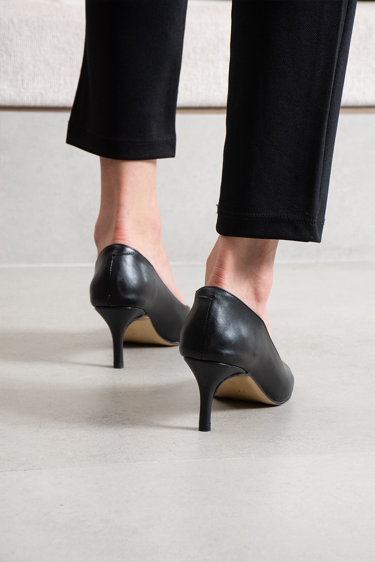 Pael Siyah Deri Kadın Stiletto Topuklu Ayakkabı 