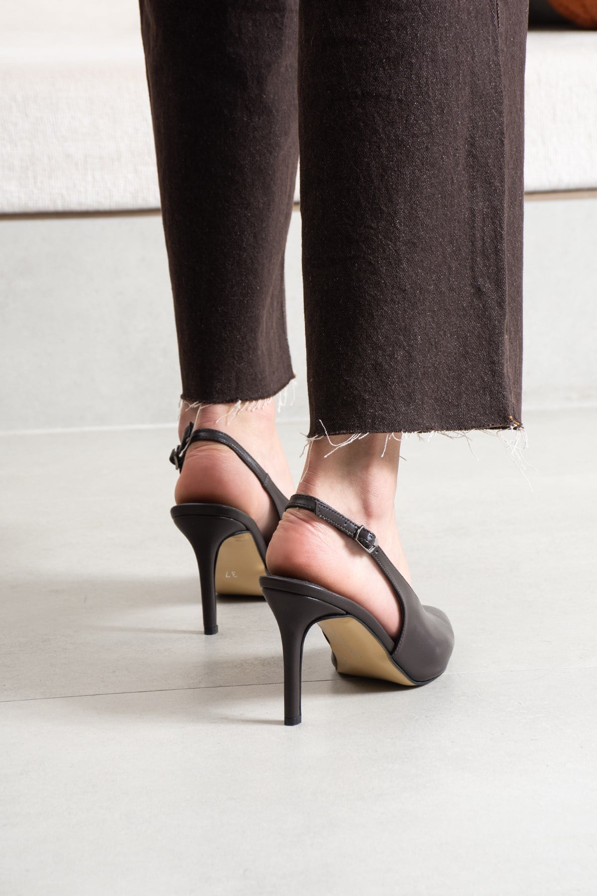 Tirol  Kadın Kahve Deri İnce Topuklu Stiletto Ayakkabı
