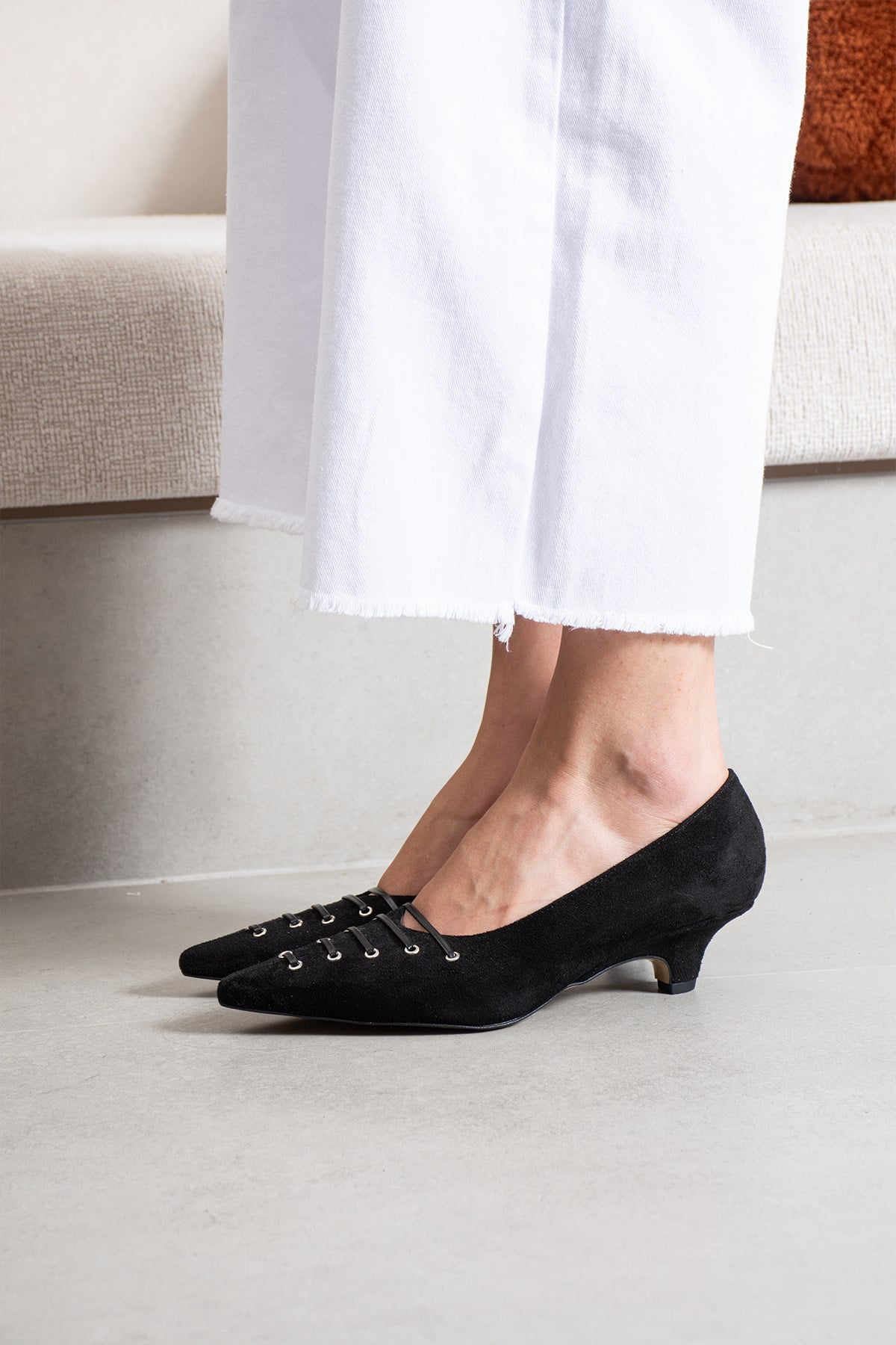 Vosges Kadın Siyah Süet Kısa Topuklu Stiletto Ayakkabı