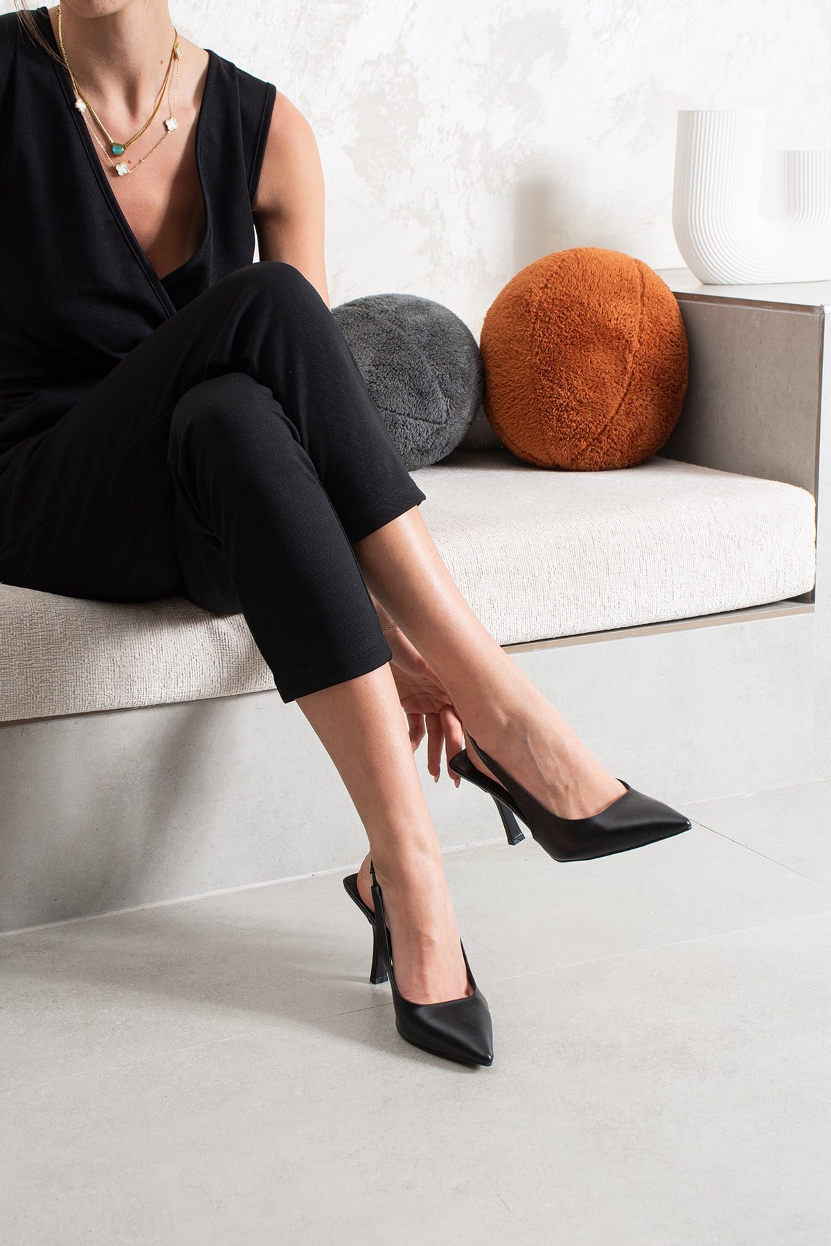 Zeni Kadın Siyah Deri Stiletto Topuklu Ayakkabı 