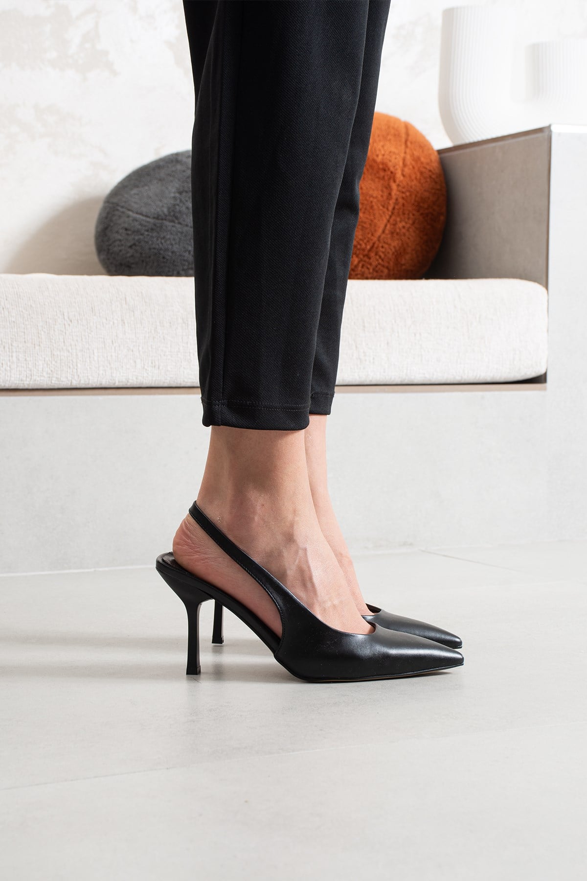 Zeni Kadın Siyah Deri Stiletto Topuklu Ayakkabı 