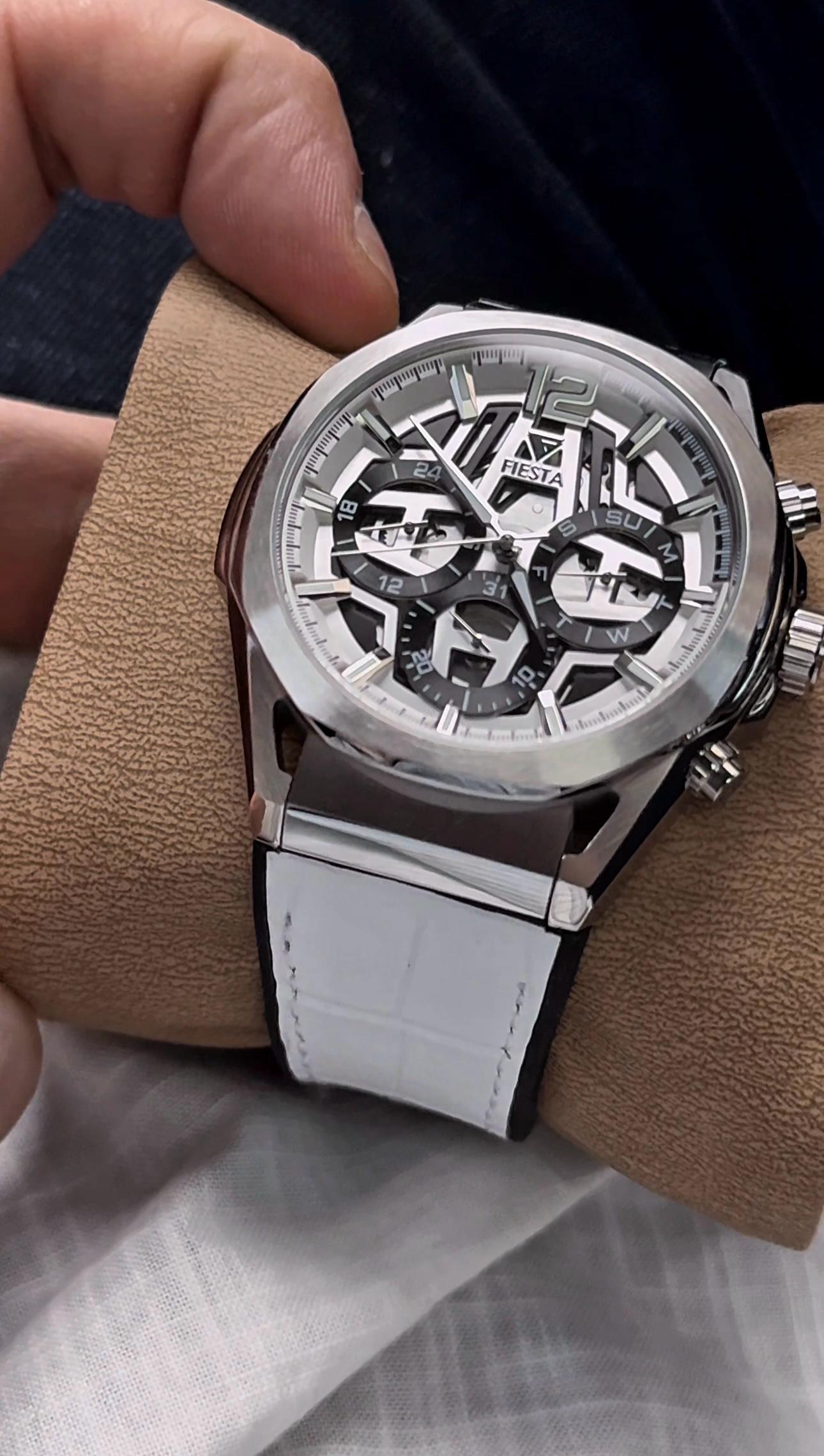 Fiesta Marka Kol Saati