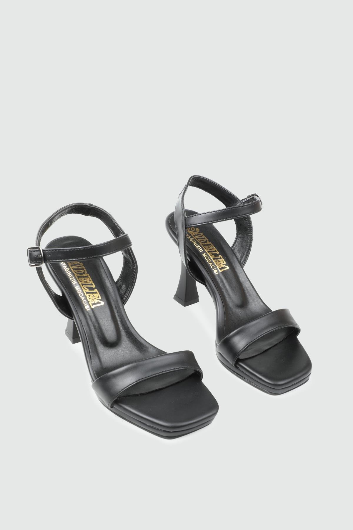 ADELFA 700 25Y Tek Bant Platform Kadın Ayakkabı Siyah