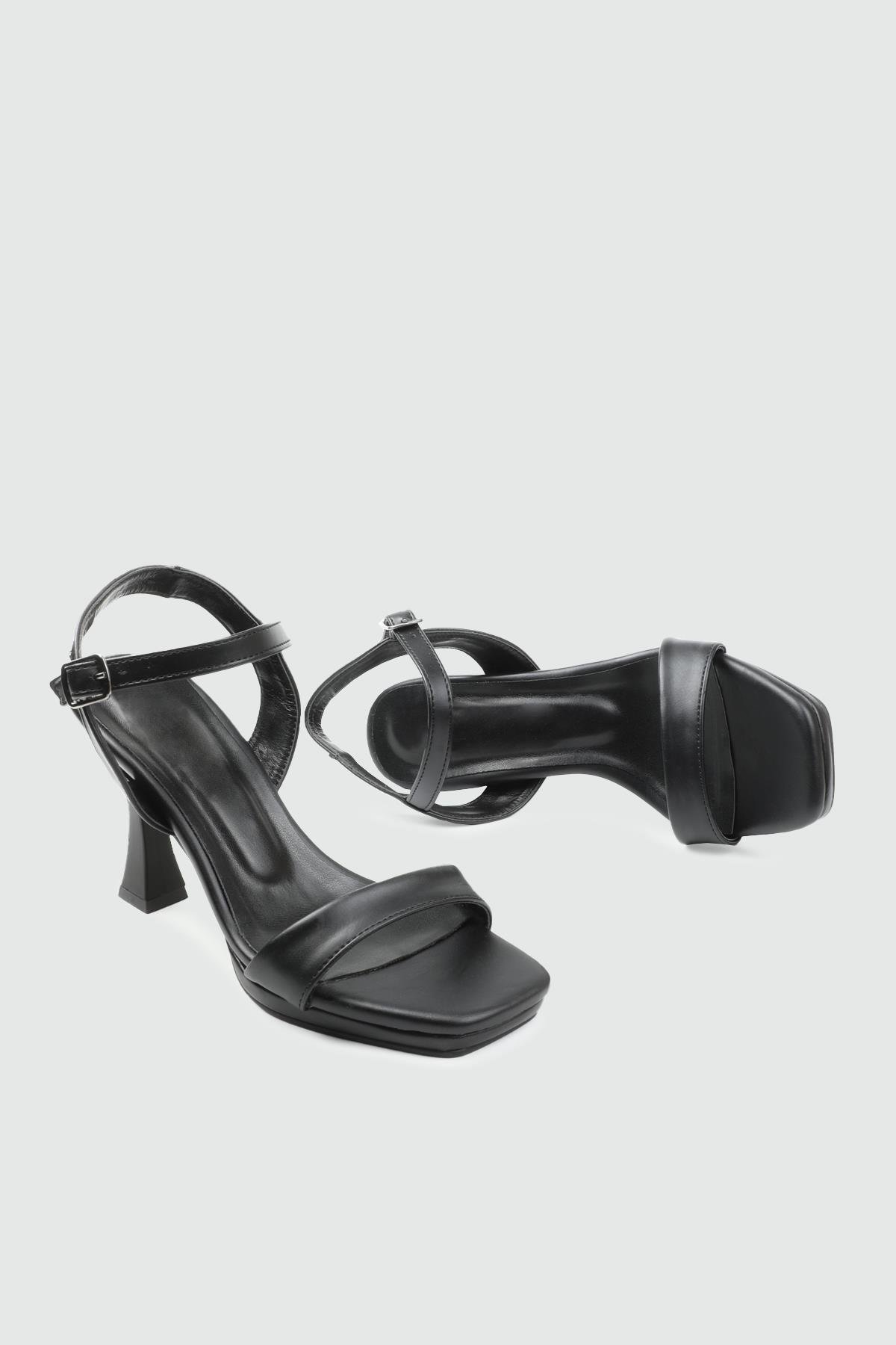 ADELFA 700 25Y Tek Bant Platform Kadın Ayakkabı Siyah