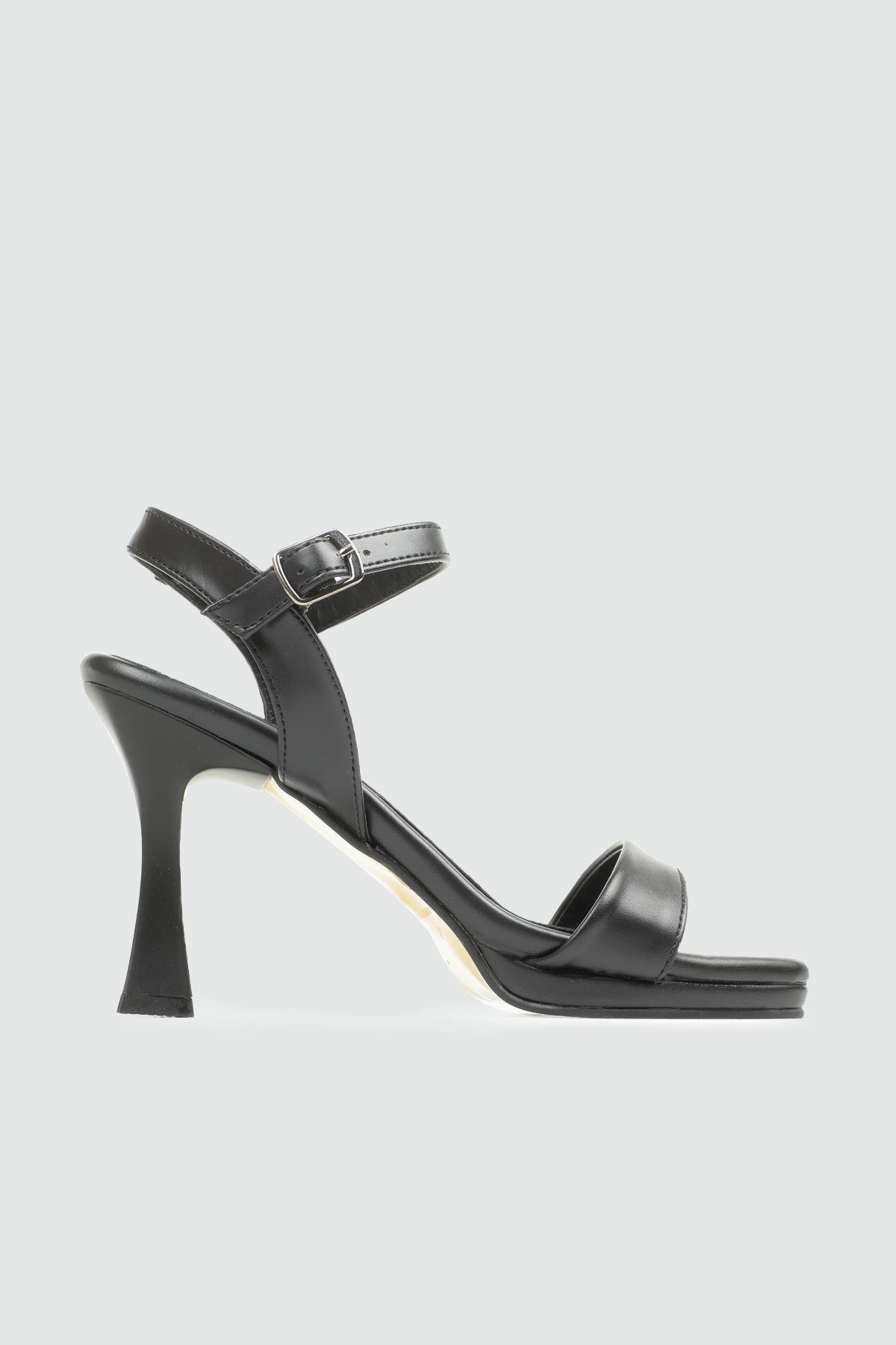 ADELFA 700 25Y Tek Bant Platform Kadın Ayakkabı Siyah