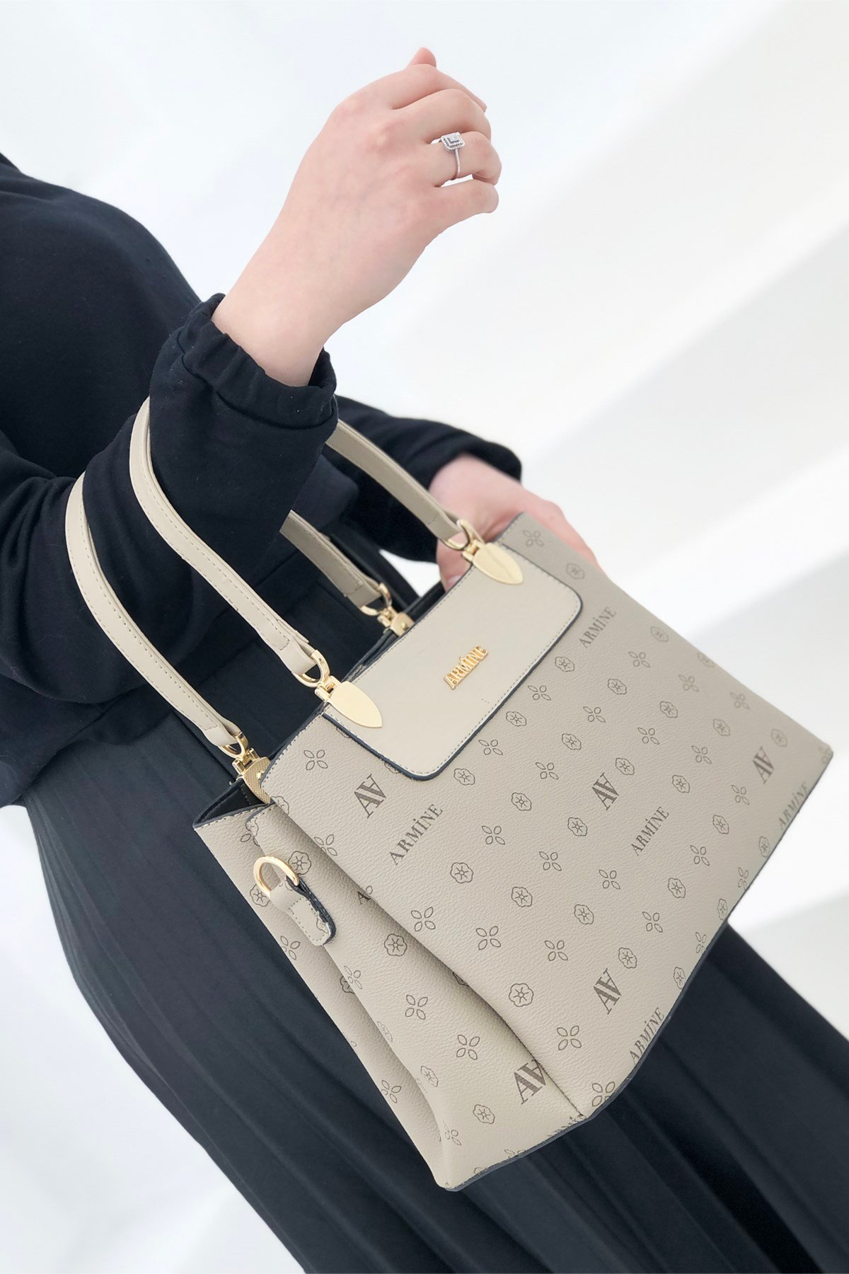 Armine Büyük Boy El Ve Omuz Çantası 206 Vizon Baskılı