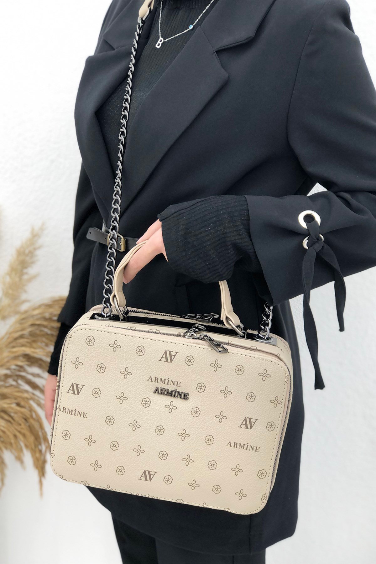 Armine Zincirli Büyük Boy El Ve Omuz Çantası 122 Baskılı Vizon Baskılı