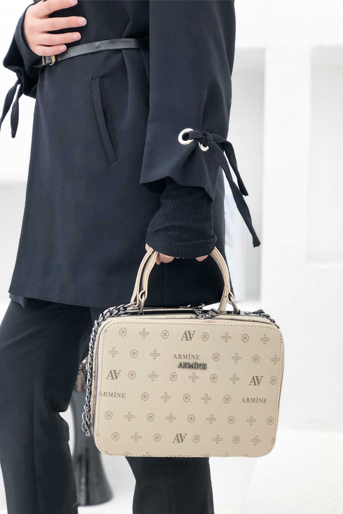 Armine Zincirli Büyük Boy El Ve Omuz Çantası 122 Baskılı Vizon Baskılı