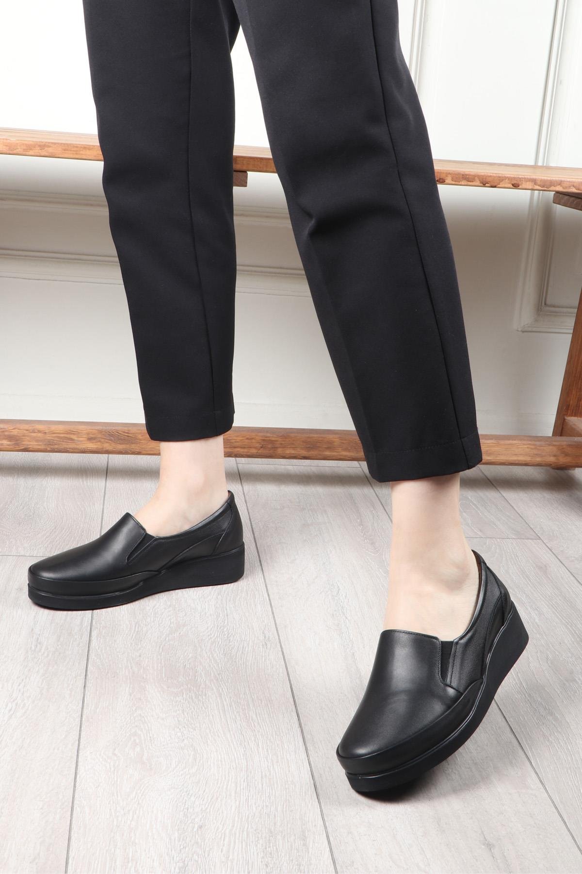 Asubed 106 Deri Kadın Ayakkabı Siyah