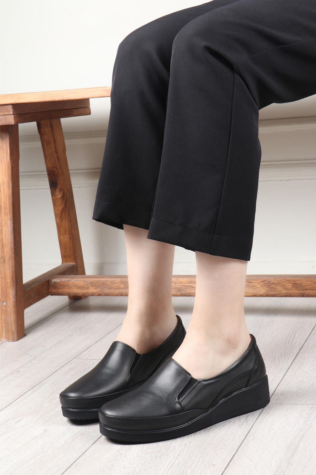 Asubed 106 Deri Kadın Ayakkabı Siyah