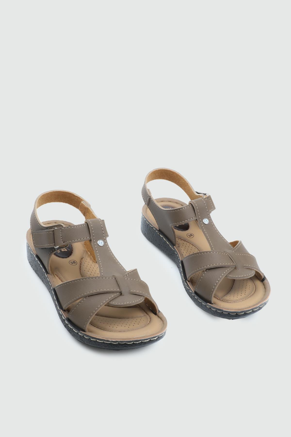 AVOX 25Y 6401 Kadın Sandalet Bej