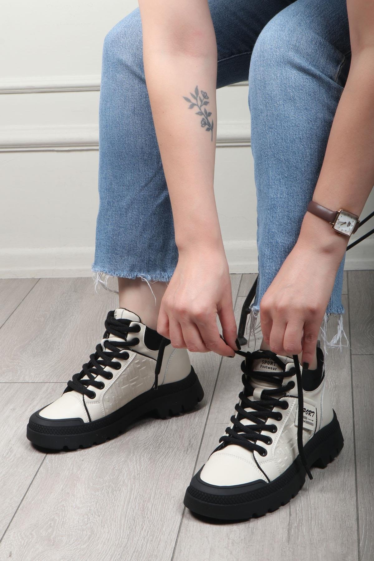 Bağcıklı Kadın Ayakkabı Siyah GUJA 24K 310-23 