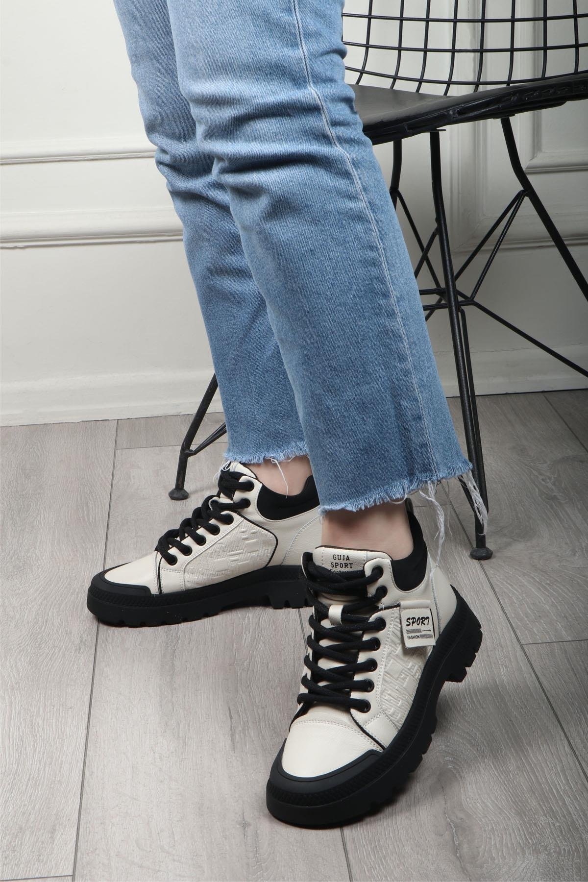 Bağcıklı Kadın Ayakkabı Siyah GUJA 24K 310-23 