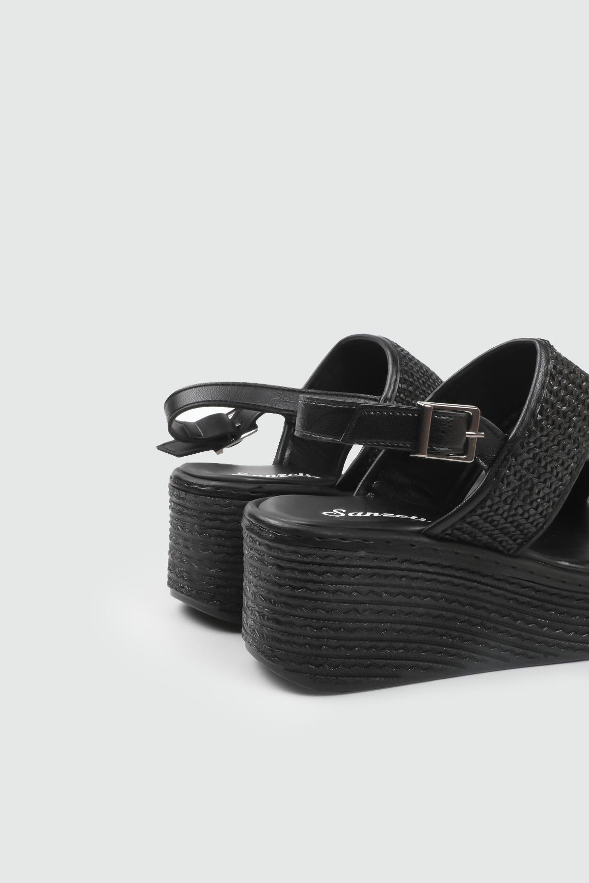 Beinsteps 25Y Ş-701 Dolgu Topuk Kadın Sandalet Siyah Hasır