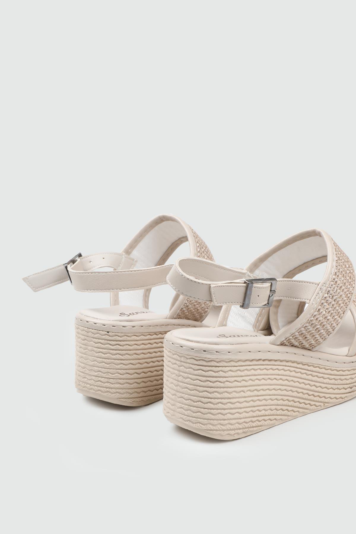 Beinsteps 25Y Ş-701 Dolgu Topuk Kadın Sandalet Bej Hasır