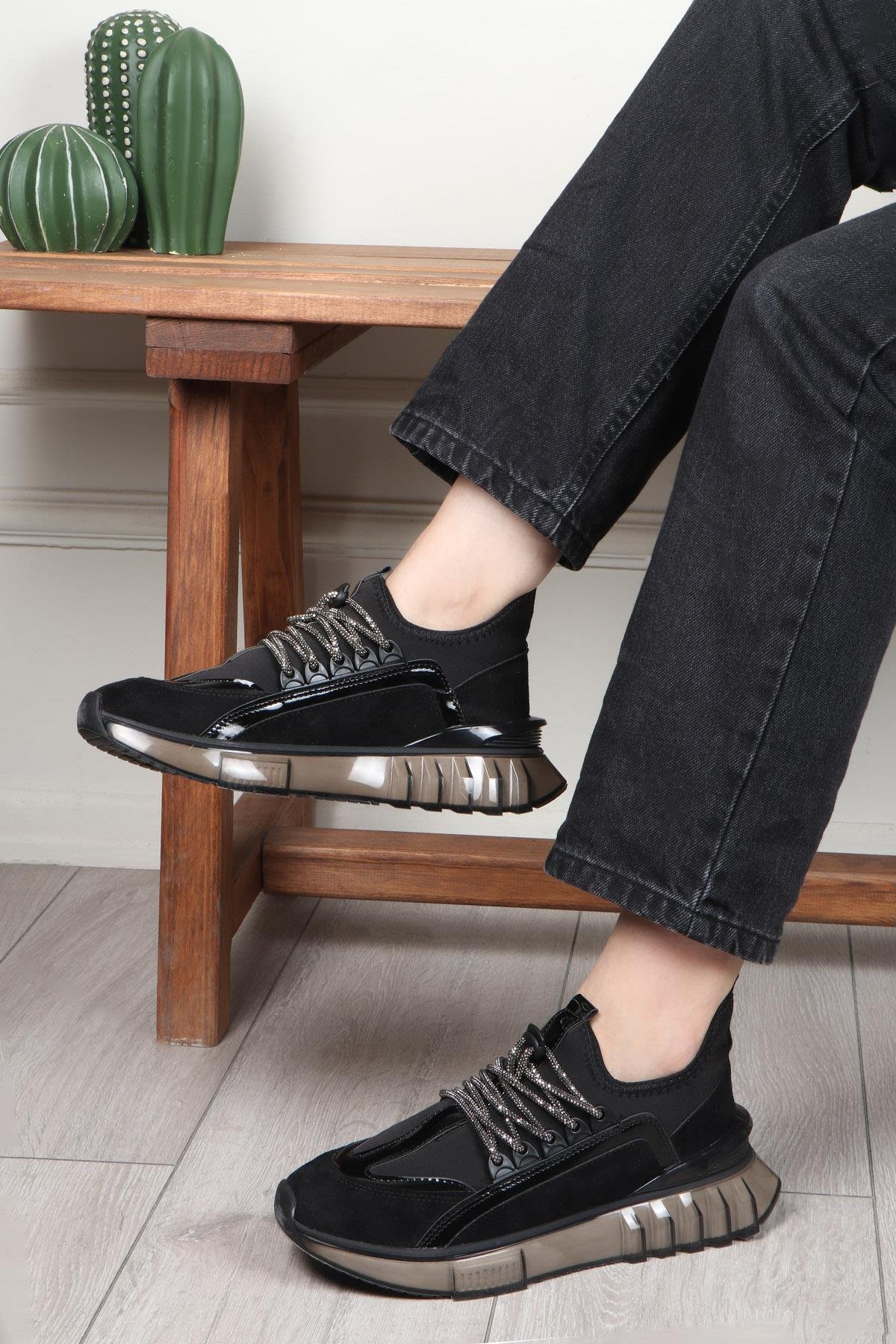 BEREL G242 Taşlı Bağcıklı Kadın Ayakkabı Siyah