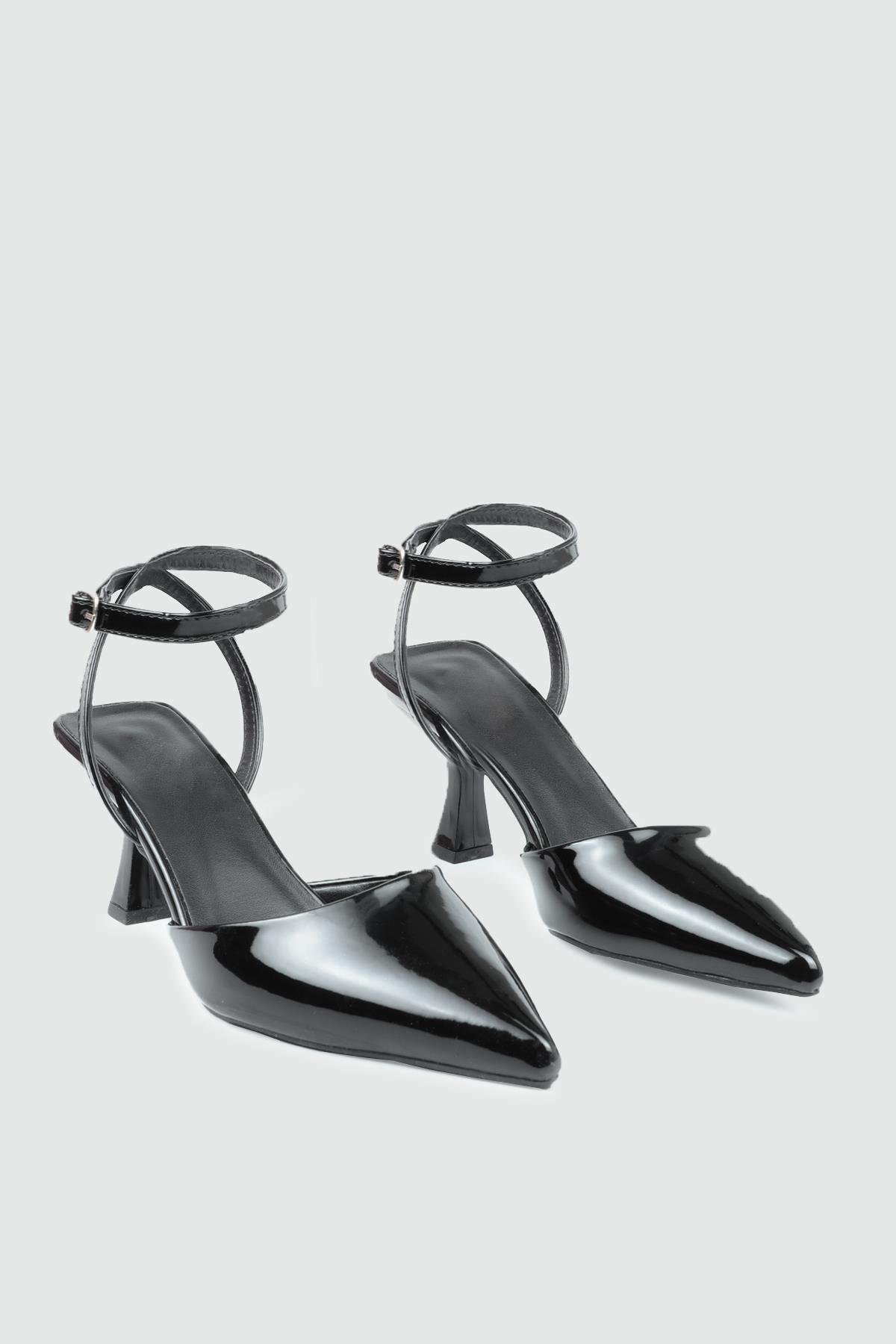 Bershka Kadın Ayakkabı Siyah Rugan My Bella TRB-206 25Y 