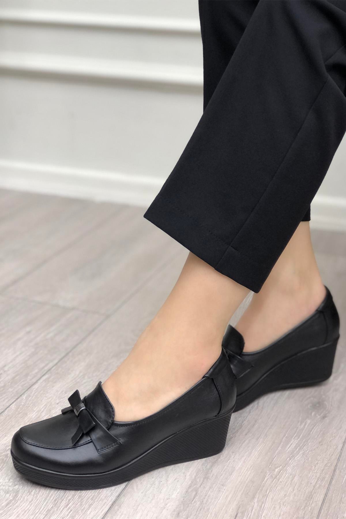 Cityzen 205 Tokalı Kadın Deri Ayakkabı Siyah