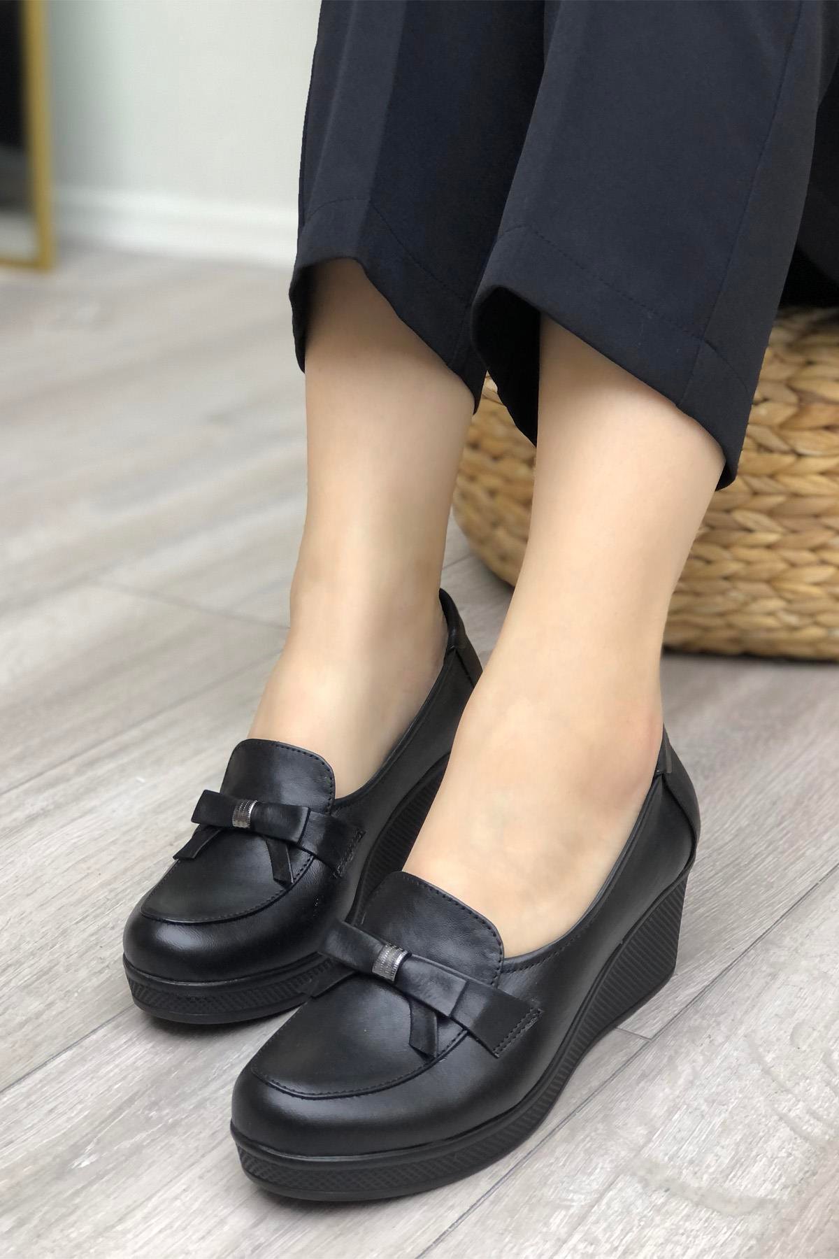 Cityzen 205 Tokalı Kadın Deri Ayakkabı Siyah
