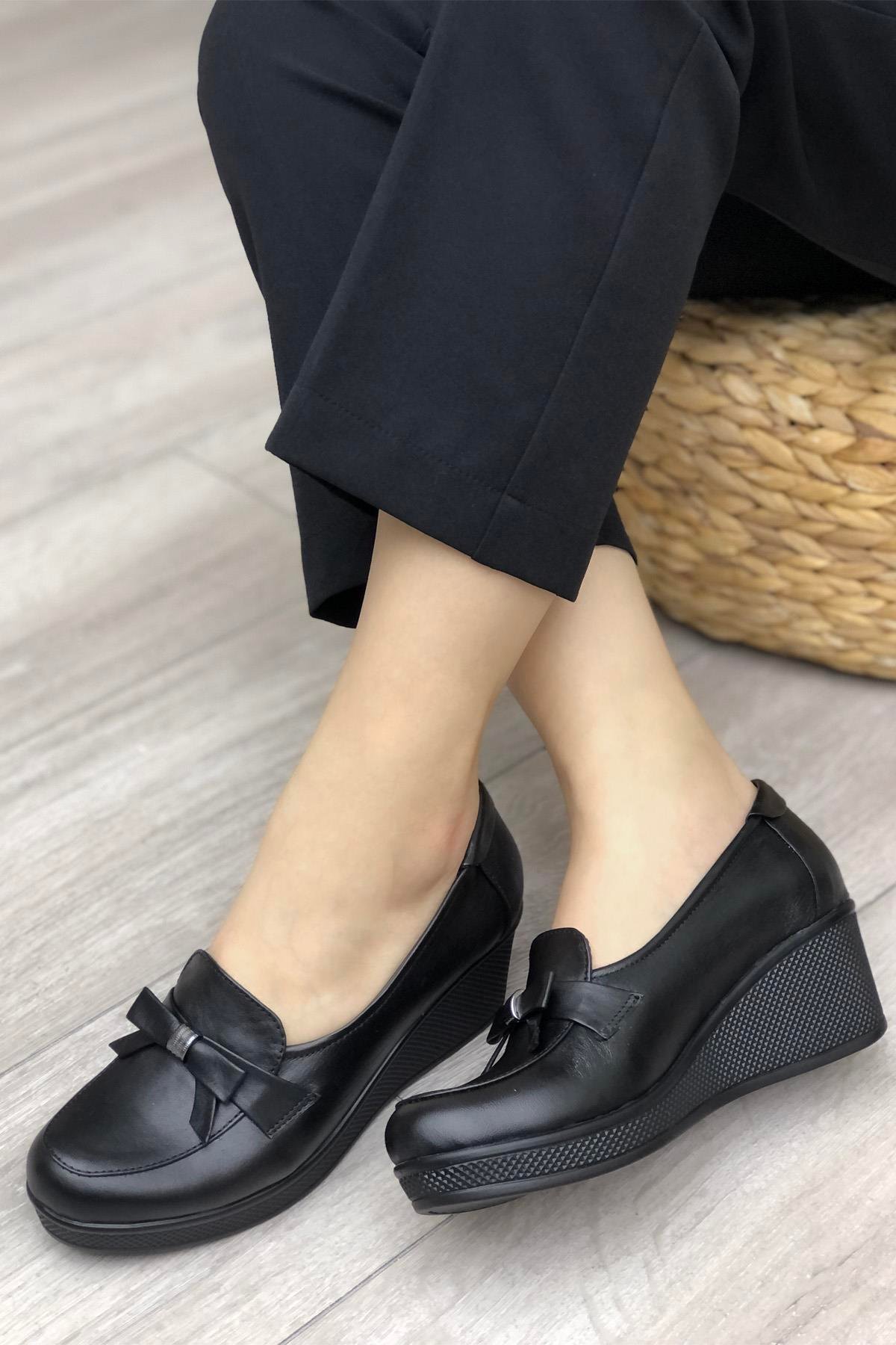 Cityzen 205 Tokalı Kadın Deri Ayakkabı Siyah