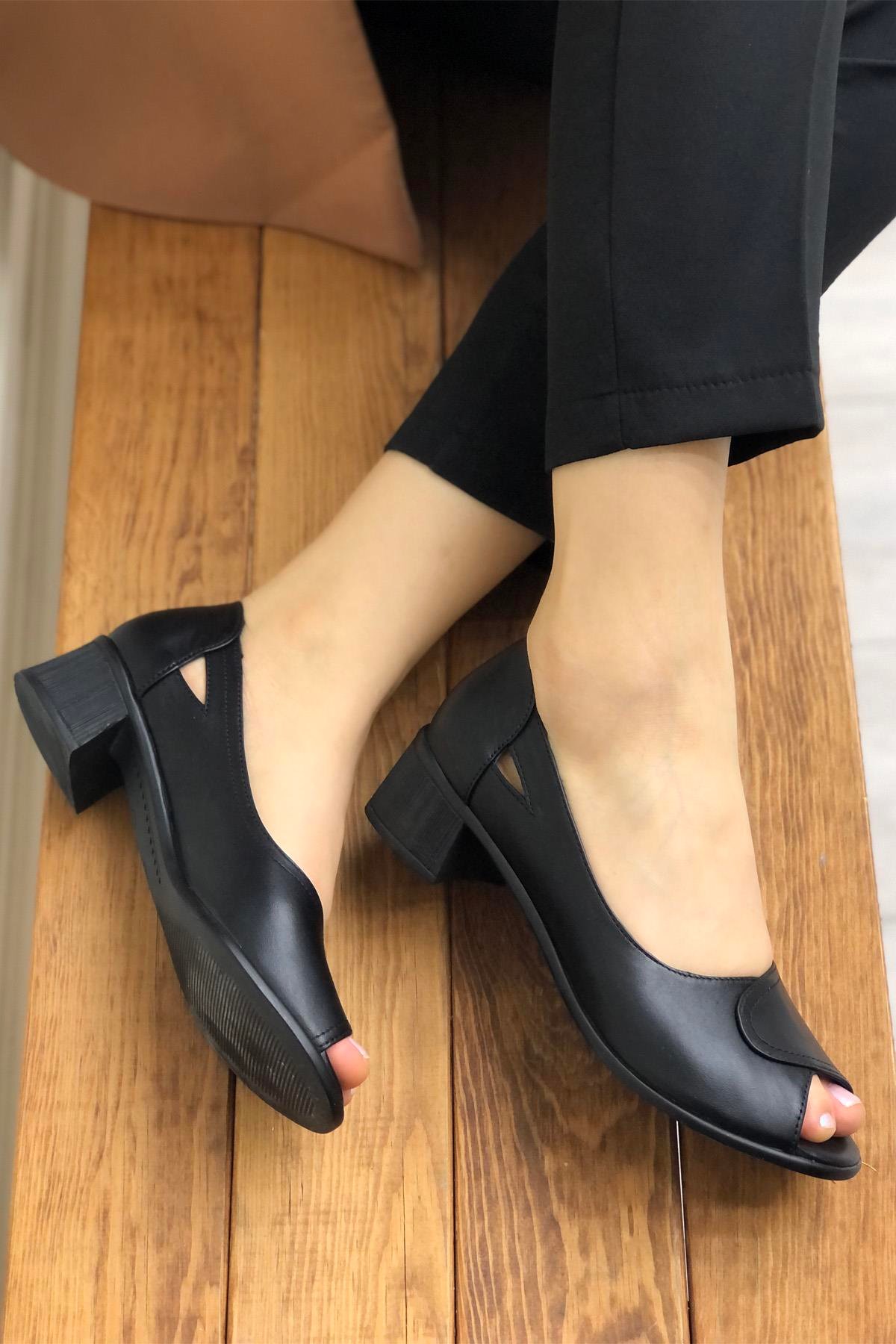 Cityzen 5504  Kadın Deri Sandalet Siyah