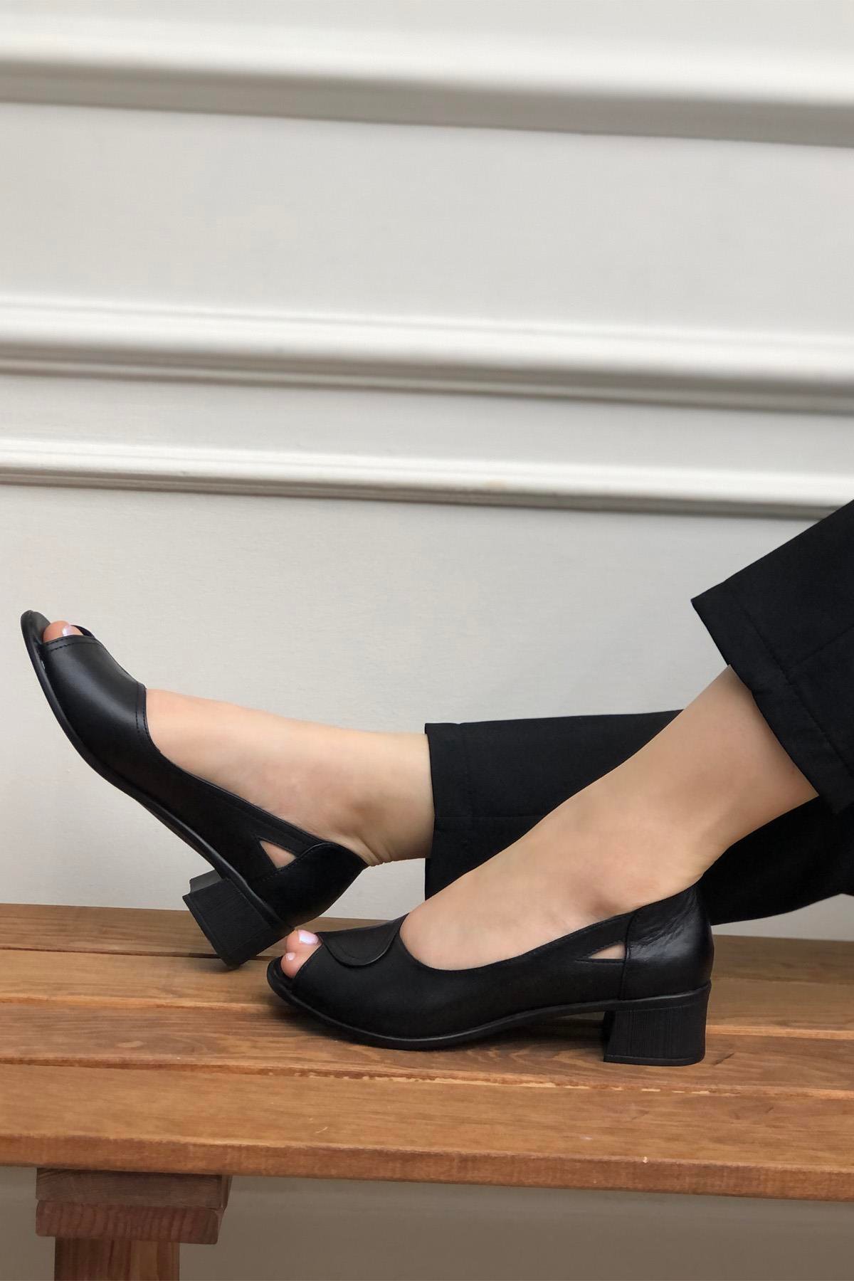 Cityzen 5504  Kadın Deri Sandalet Siyah