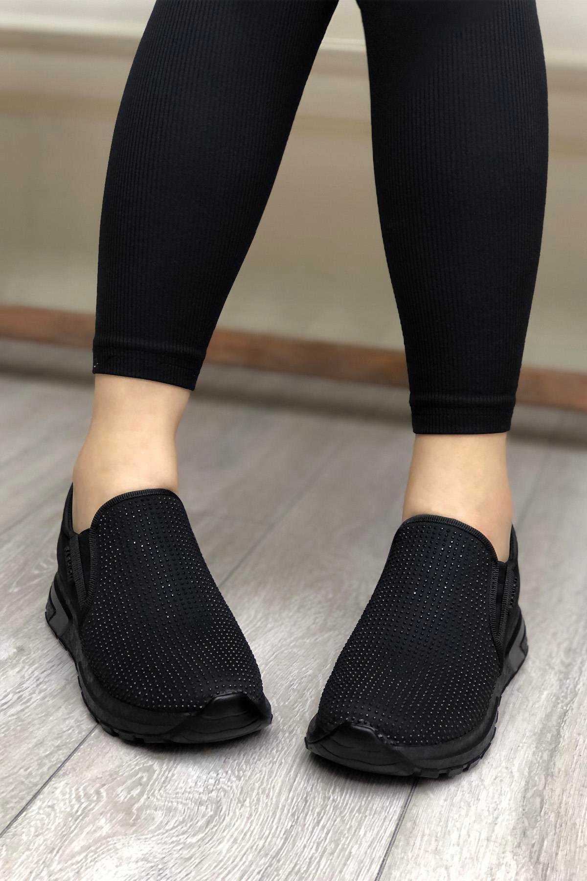 Conforcity 483 Taşlı Kadın Ayakkabı Siyah Paraşüt