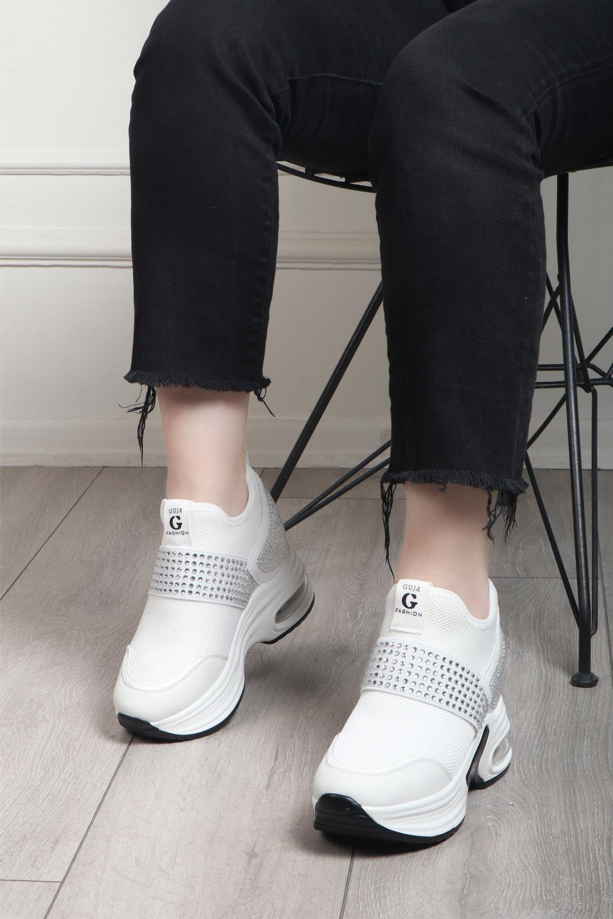 GUJA 24K 300-4 Kadın Taşlı Spor Ayakkabı Beyaz