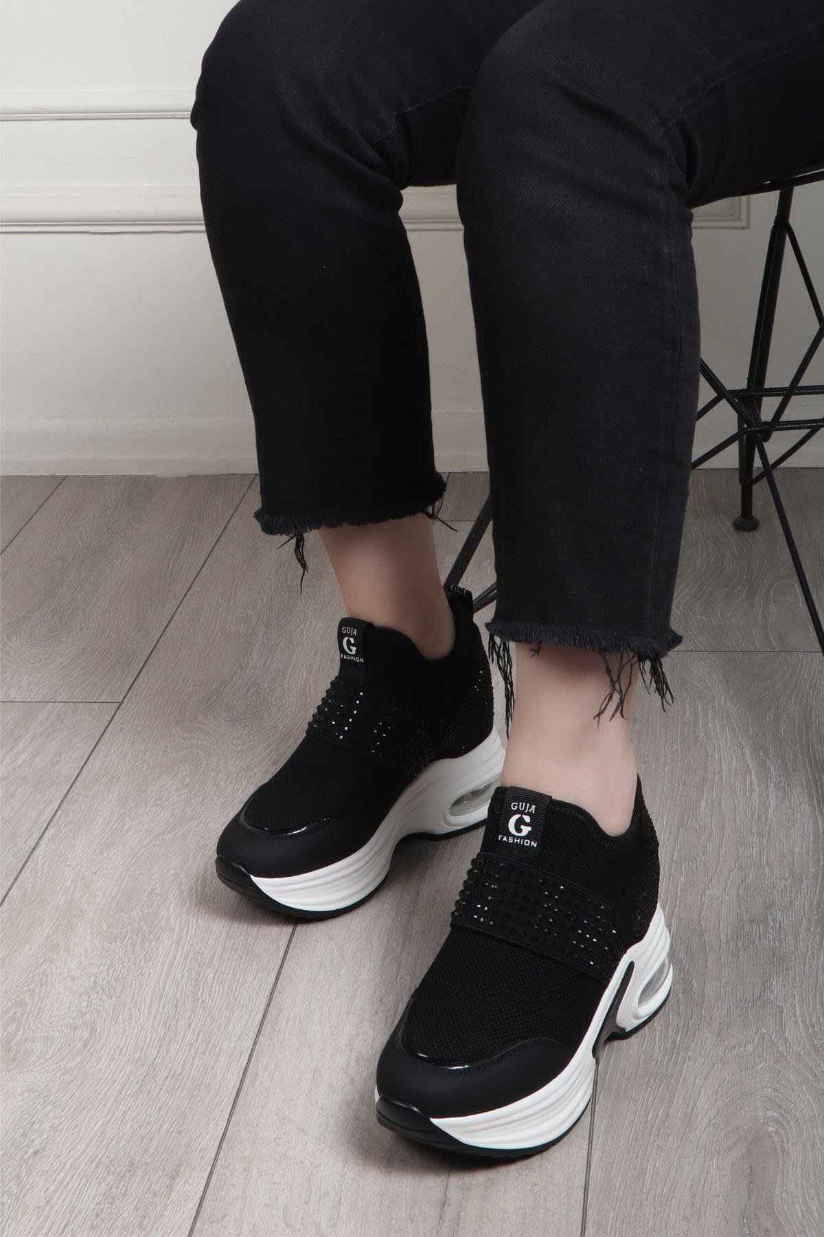 GUJA 24K 300-4 Kadın Taşlı Spor Ayakkabı Siyah
