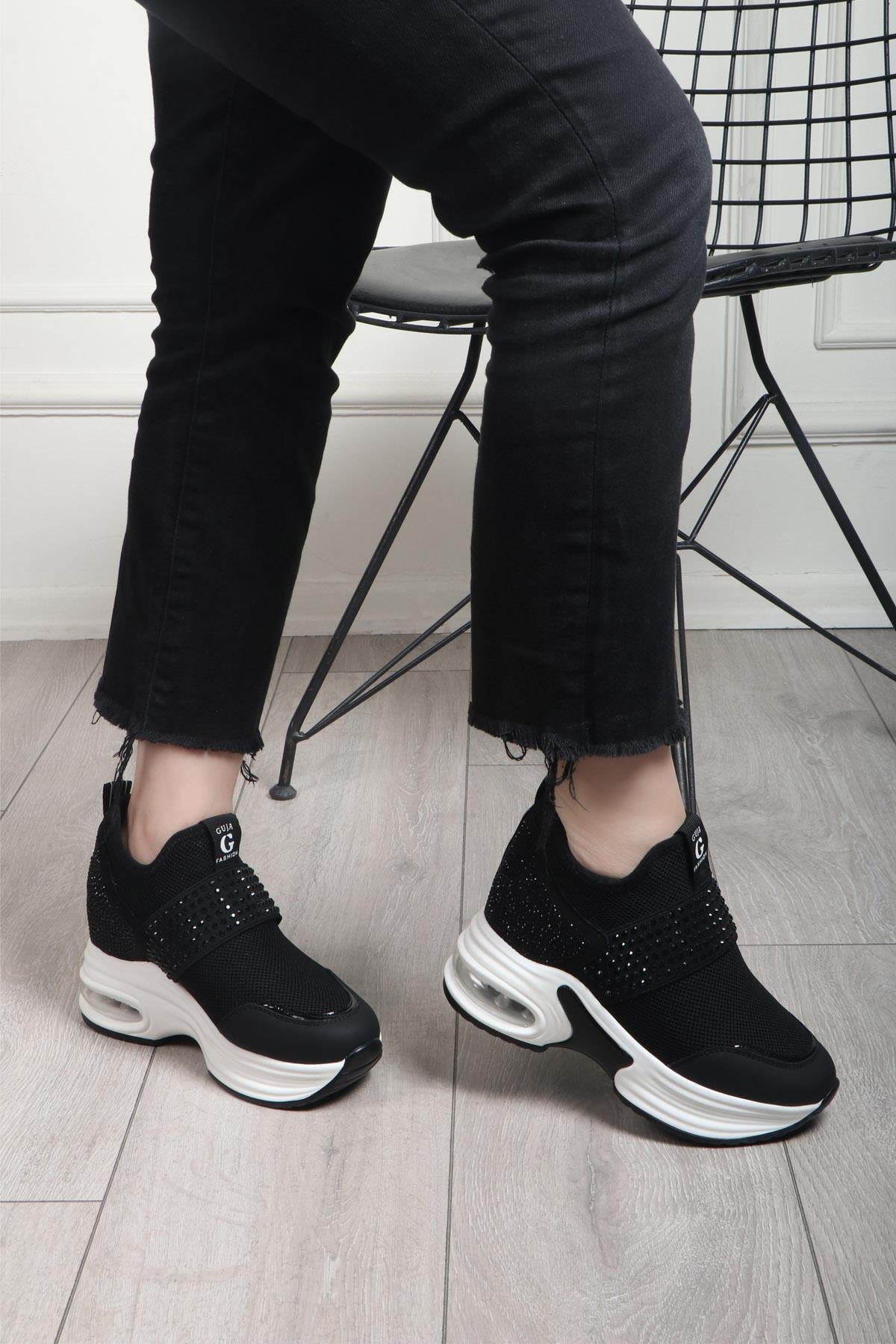 GUJA 24K 300-4 Kadın Taşlı Spor Ayakkabı Siyah