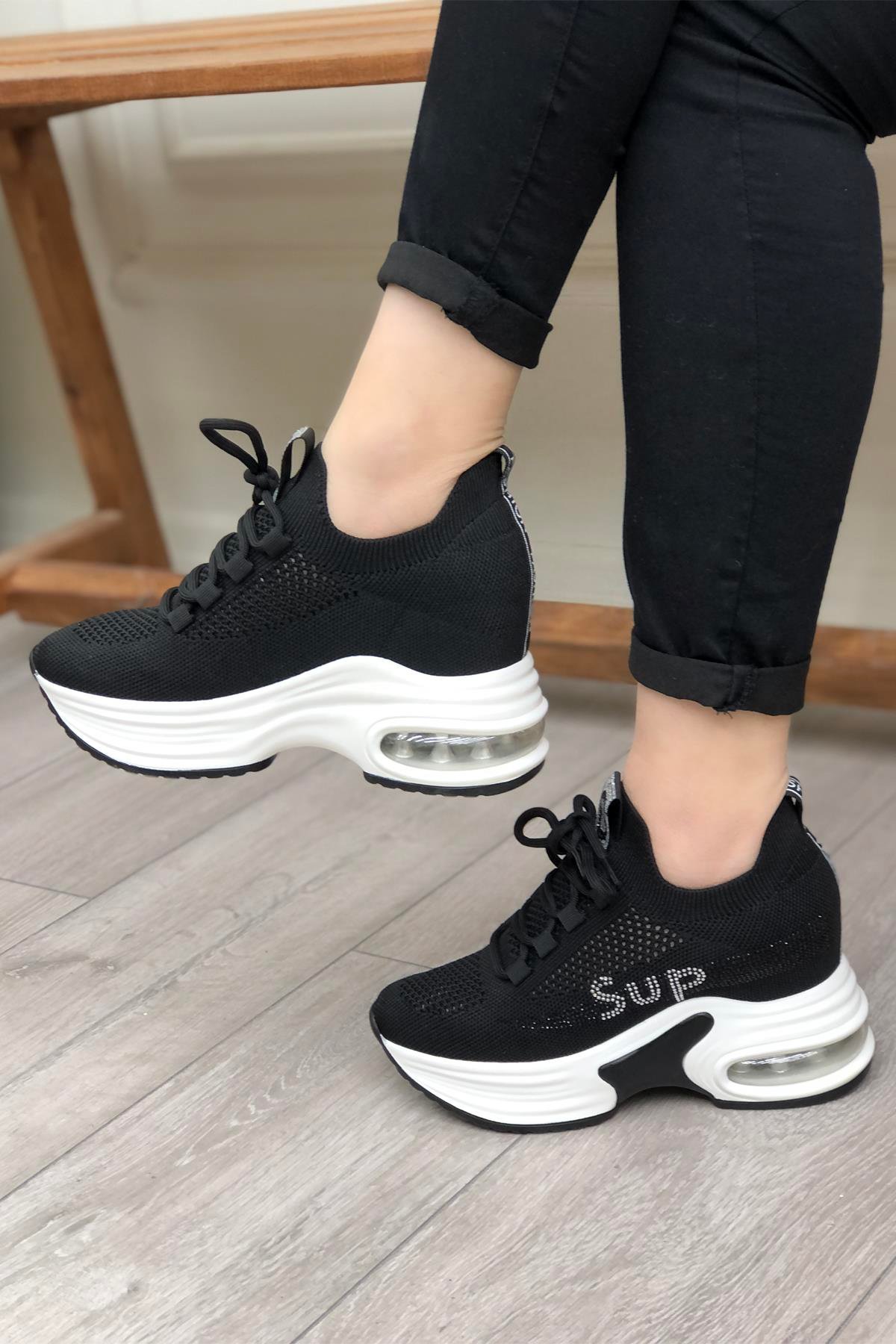 GUJA 300-3 Kadın Spor Ayakkabı Siyah