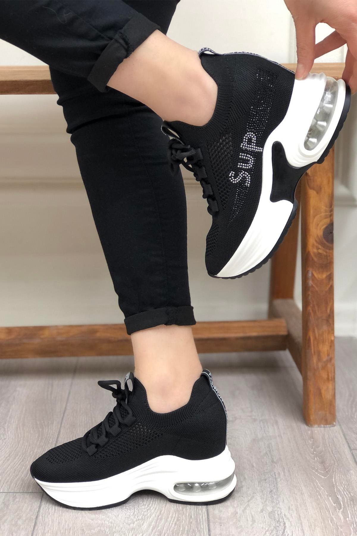 GUJA 300-3 Kadın Spor Ayakkabı Siyah