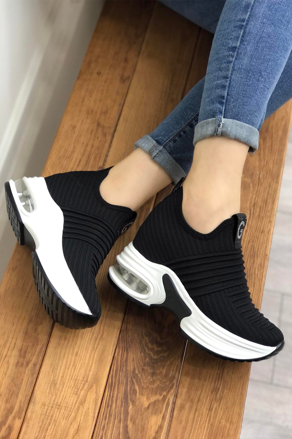 GUJA 300-8 Kadın Taşlı Spor Ayakkabı Siyah