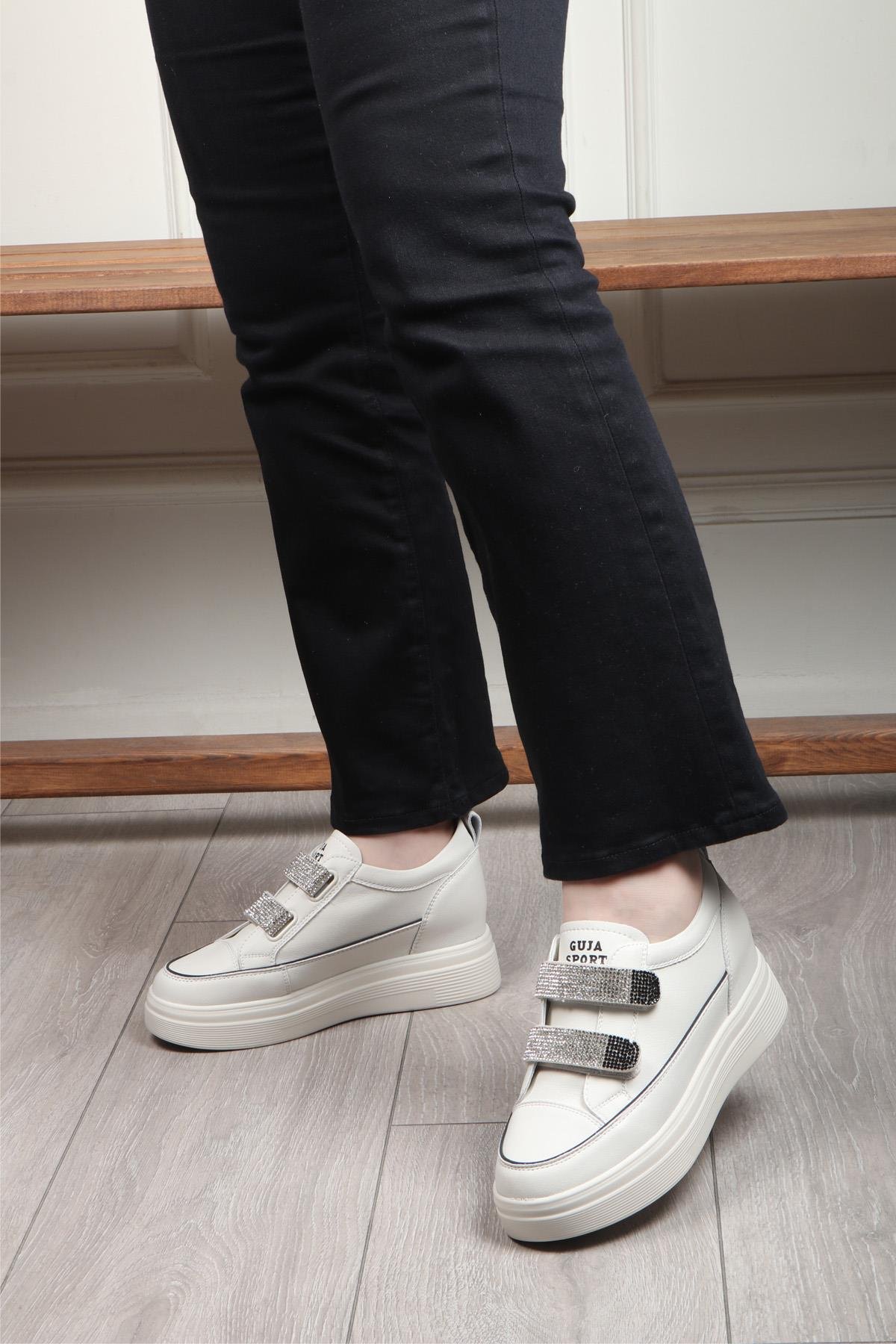 GUJA 313-1 Taşlı Cırtlı Kadın Ayakkabı Beyaz