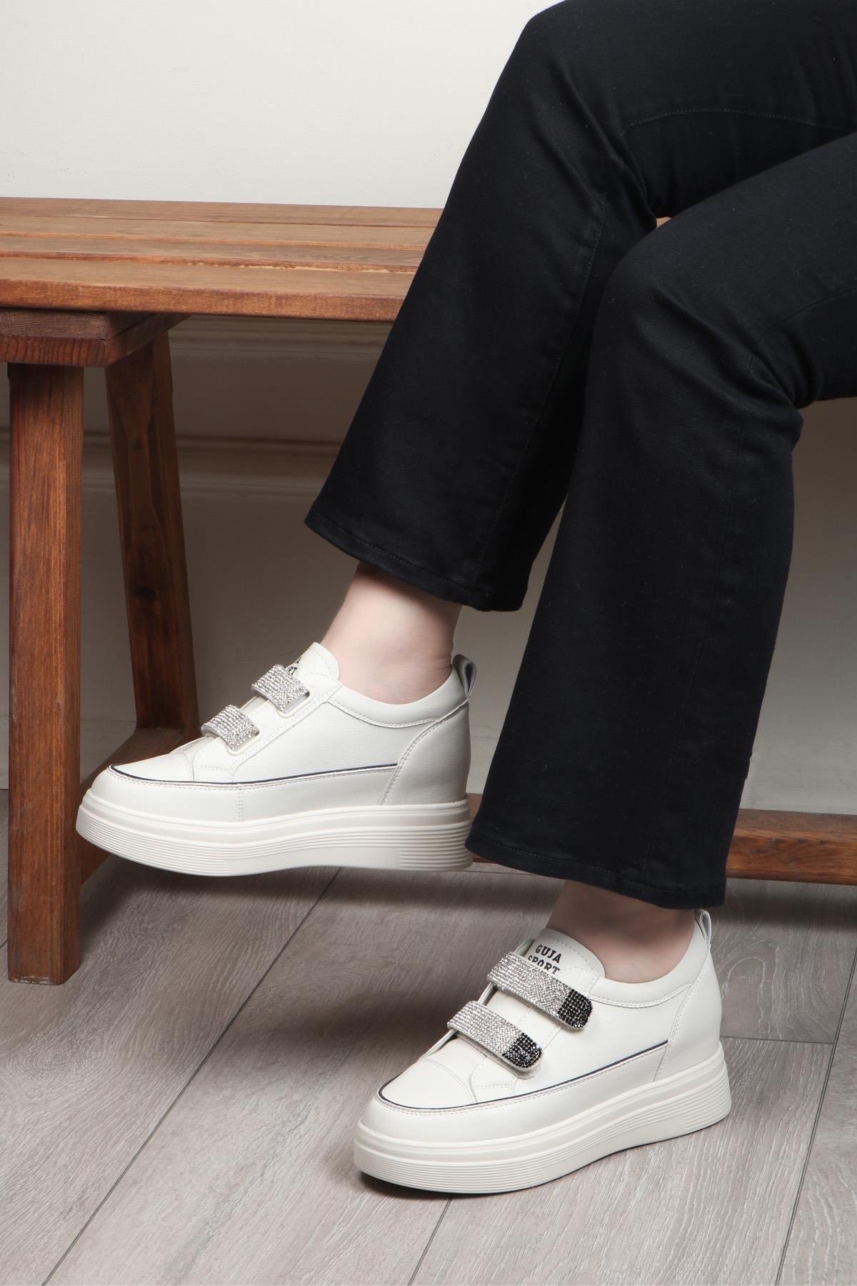 GUJA 313-1 Taşlı Cırtlı Kadın Ayakkabı Beyaz