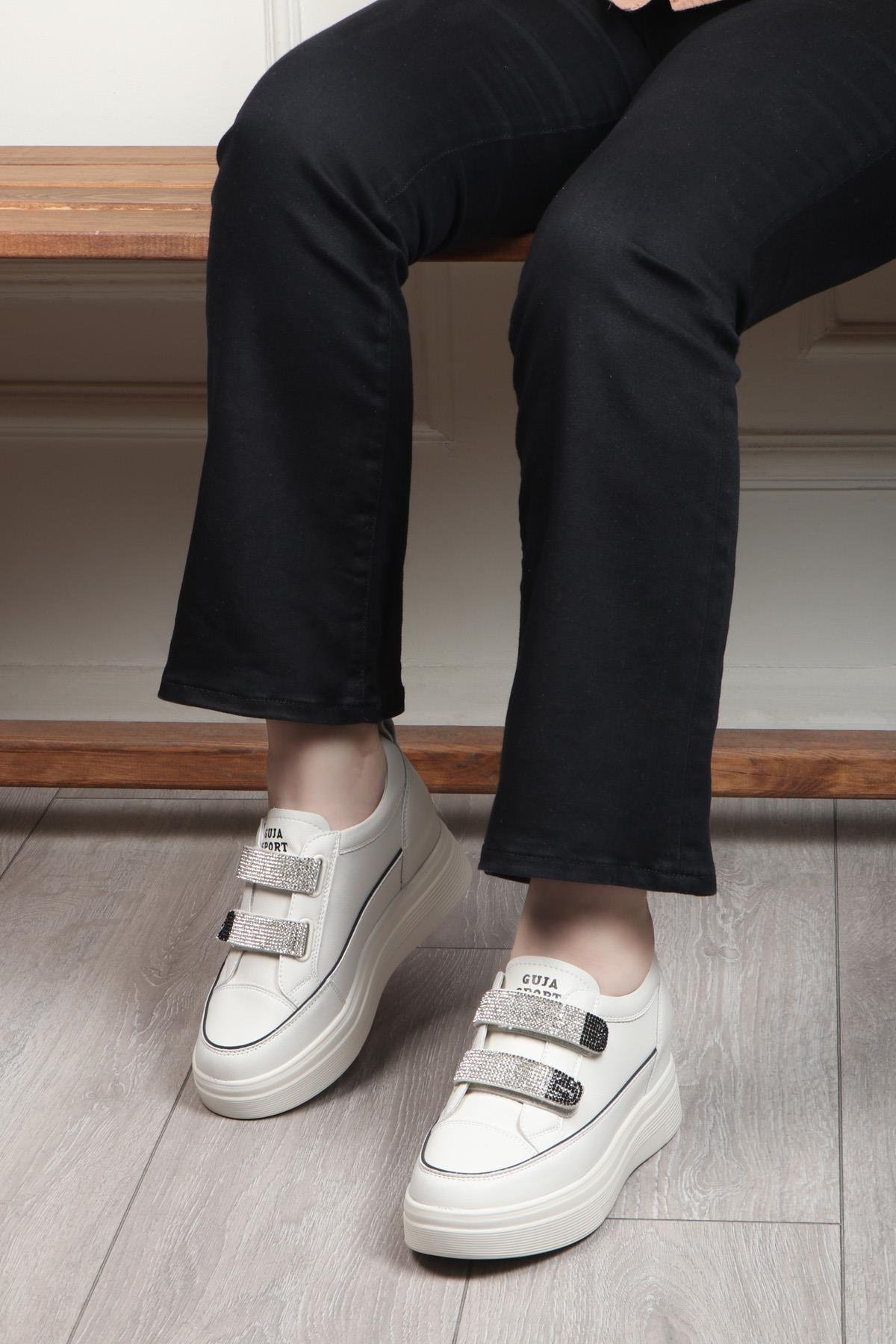 GUJA 313-1 Taşlı Cırtlı Kadın Ayakkabı Beyaz
