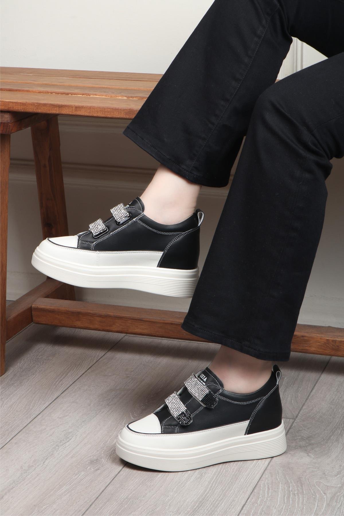 GUJA 313-1 Taşlı Cırtlı Kadın Ayakkabı Siyah