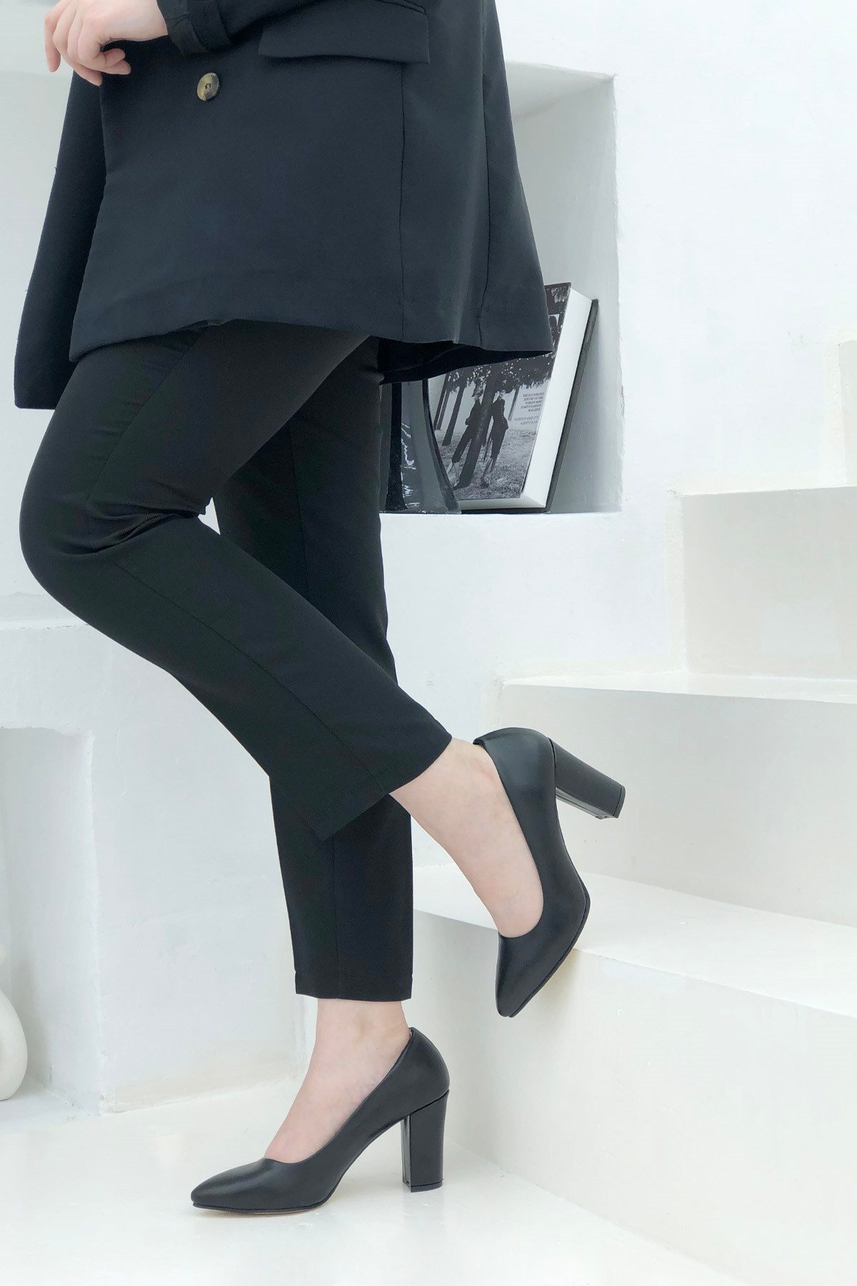 Kalın Yüksek Ökçe Stiletto Siyah Cilt N-2600 